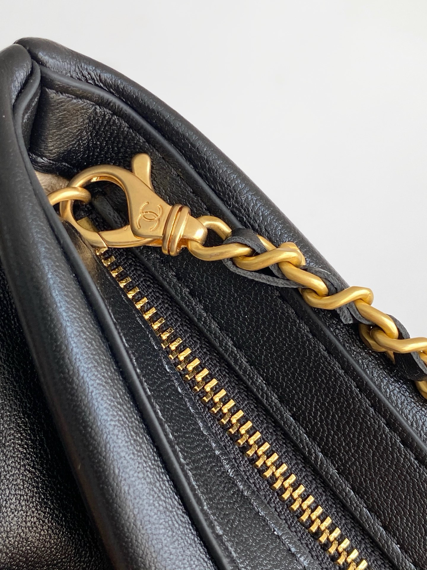 Chanel Clutch with Chain 14x24x5cm