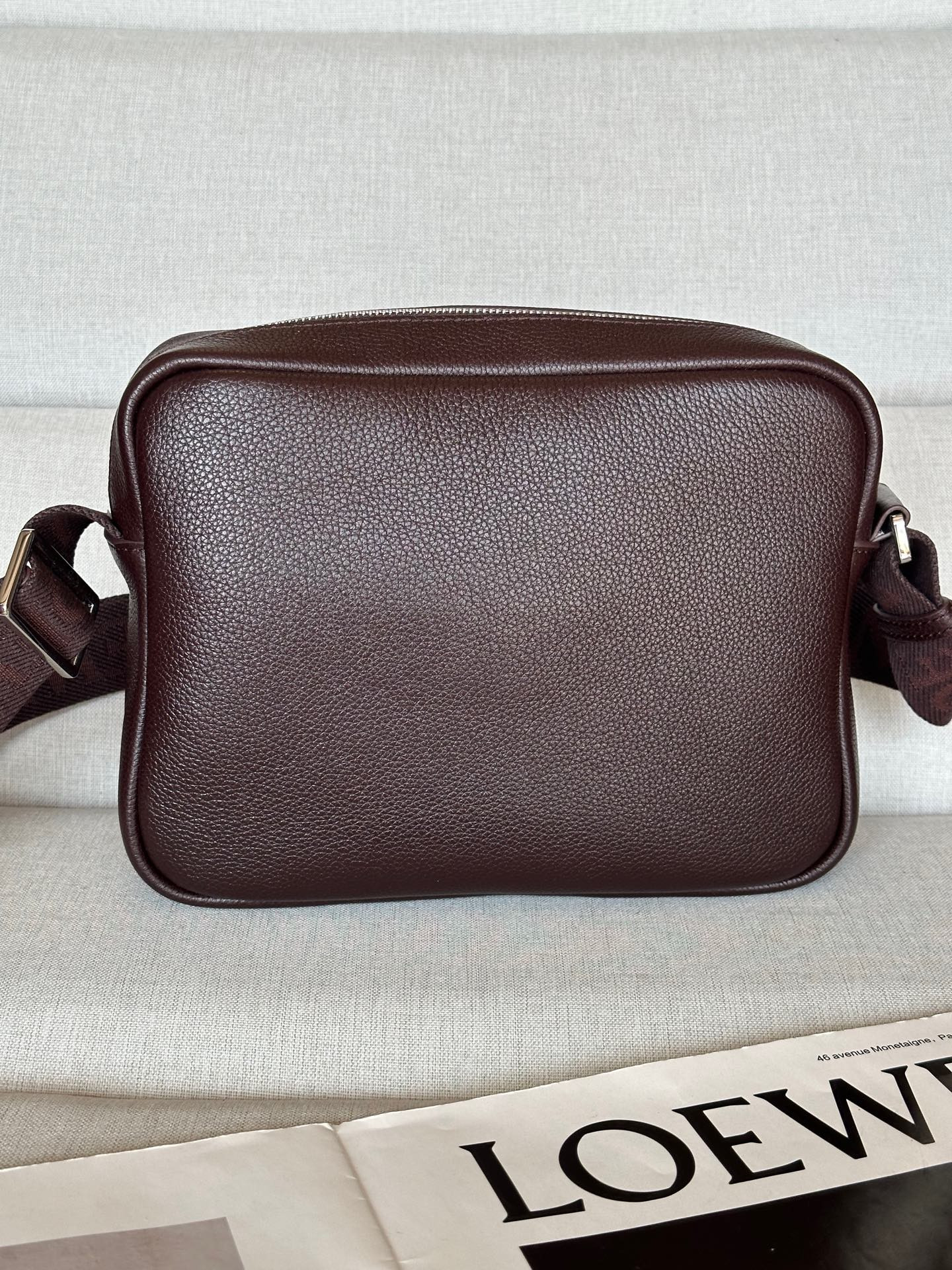 Loewe Medium Pebble messenger bag in supple grained calfskin 18x23x9cm