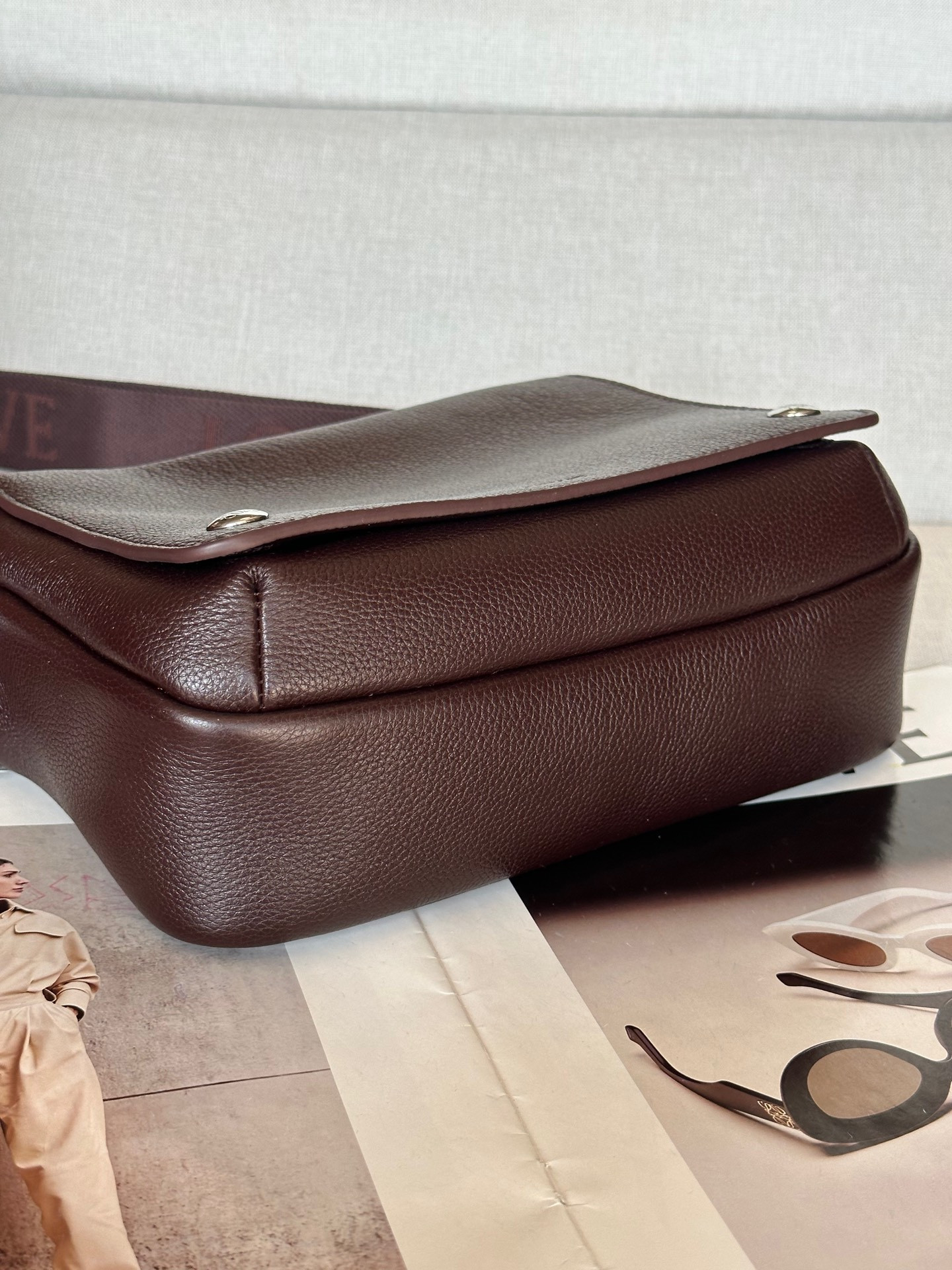 Loewe Medium Pebble messenger bag in supple grained calfskin 18x23x9cm