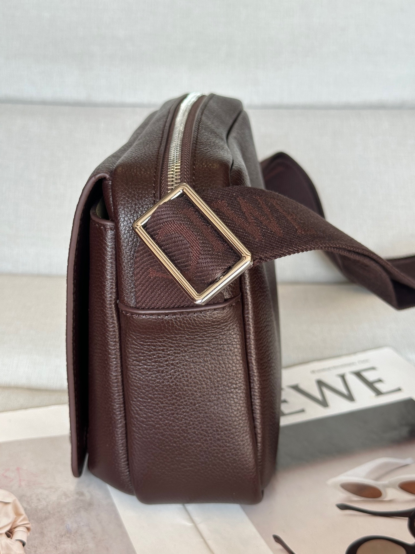 Loewe Medium Pebble messenger bag in supple grained calfskin 18x23x9cm