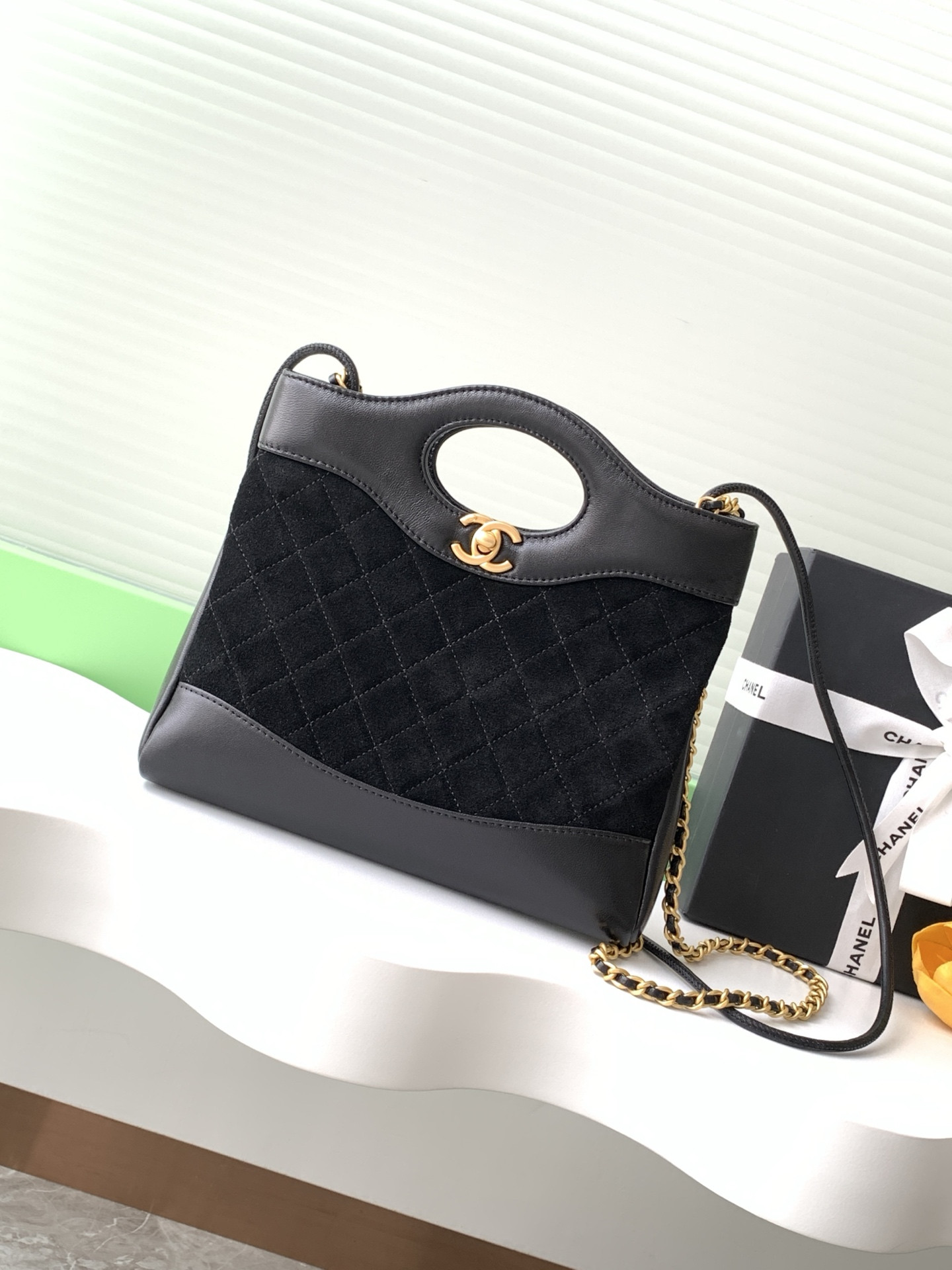 CHANEL 31 Mini Shopping Bag Lambskin & Gold-Tone Metal 22x23x5cm