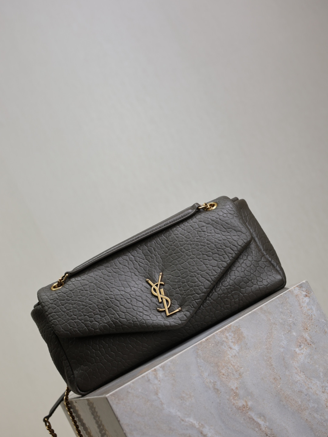 YSL CALYPSO medium in grained lambskin 800916 30x15x7.5cm