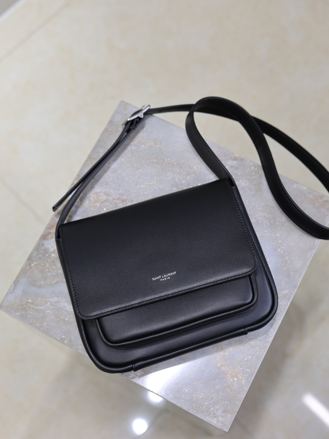 YSL SAINT LAURENT Niki small satchel in smooth leather 21x16x5cm