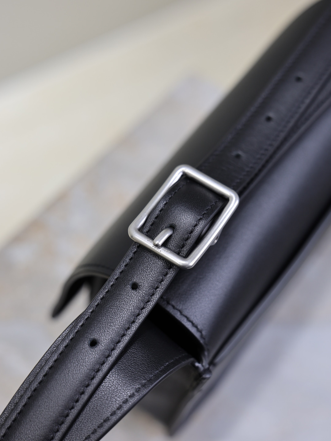 YSL SAINT LAURENT Niki small satchel in smooth leather 21x16x5cm