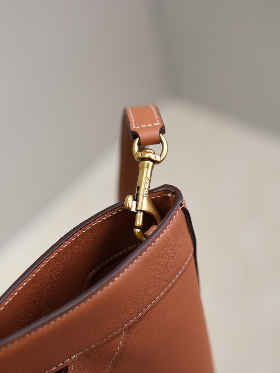 YSL Y small bucket in leather 23x29.5x3-8.5cm