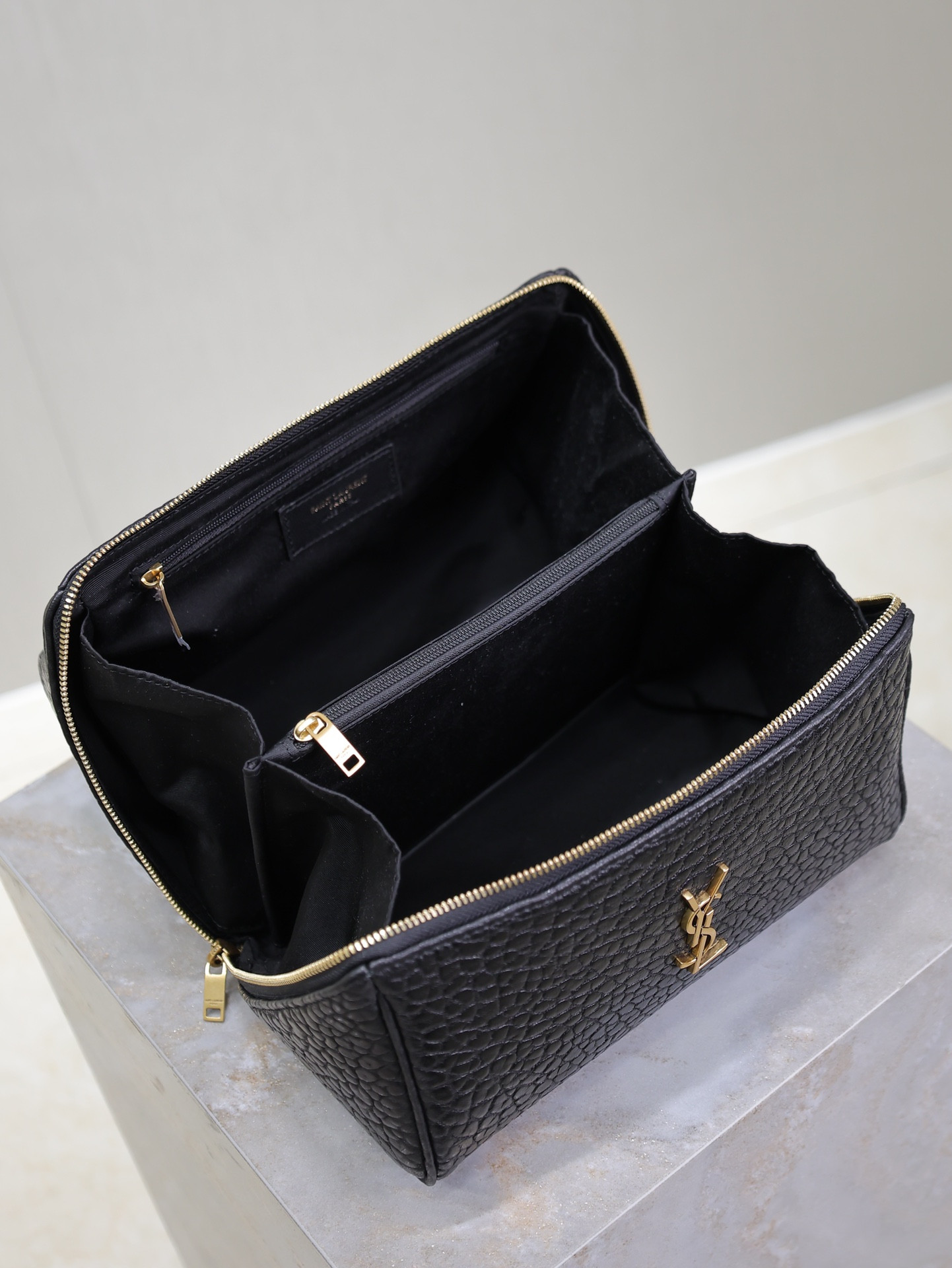 YSL GABY Vanity Case in Grained Leather 21x13x13cm