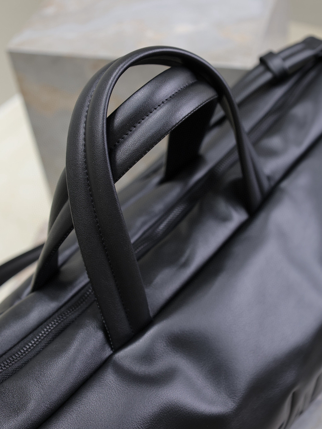 YSL SAINT LAURENT duffle in lambskin 53x24x22cm