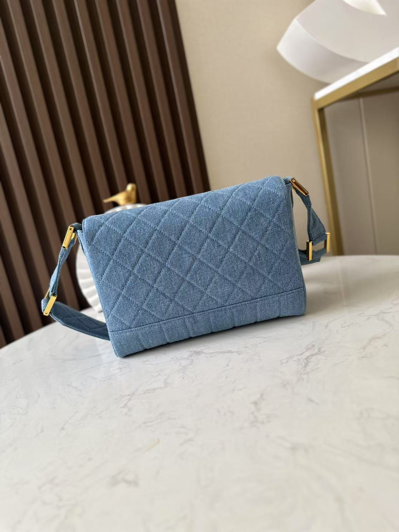 Chanel vintage Denim Shoulder Bag 25.5x20x7cm