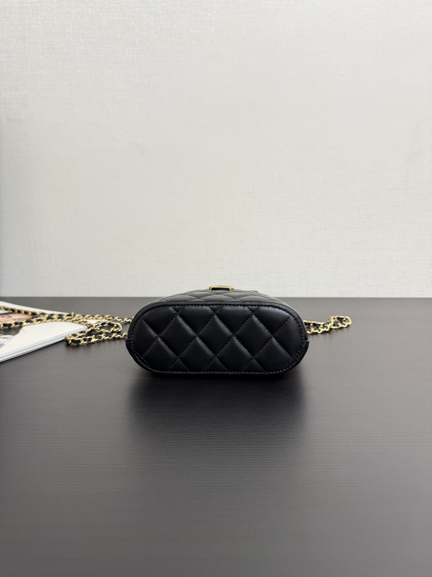 Chanel Clutch with chain AP4742 18x17x6cm