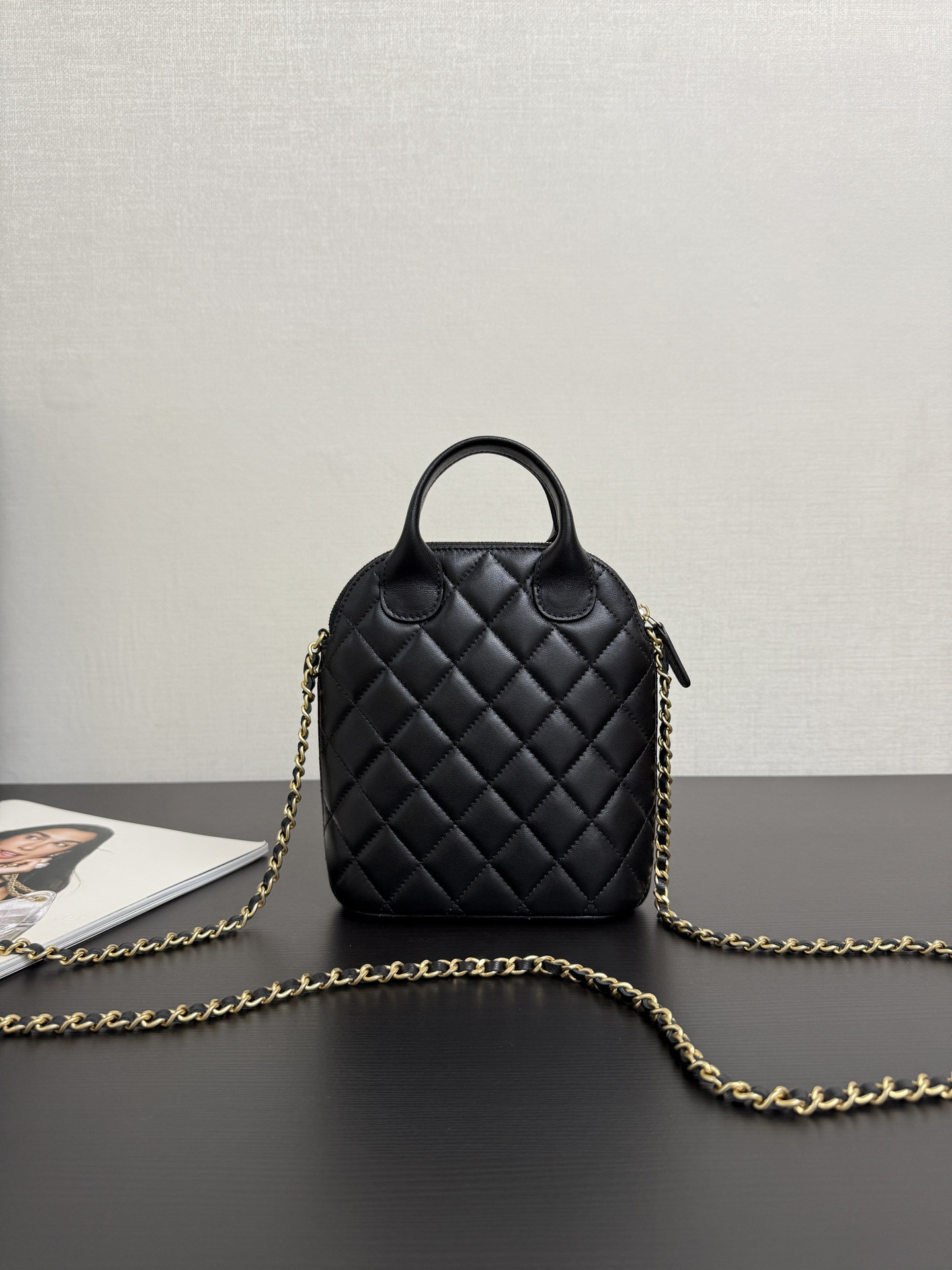 Chanel Clutch with chain AP4742 18x17x6cm