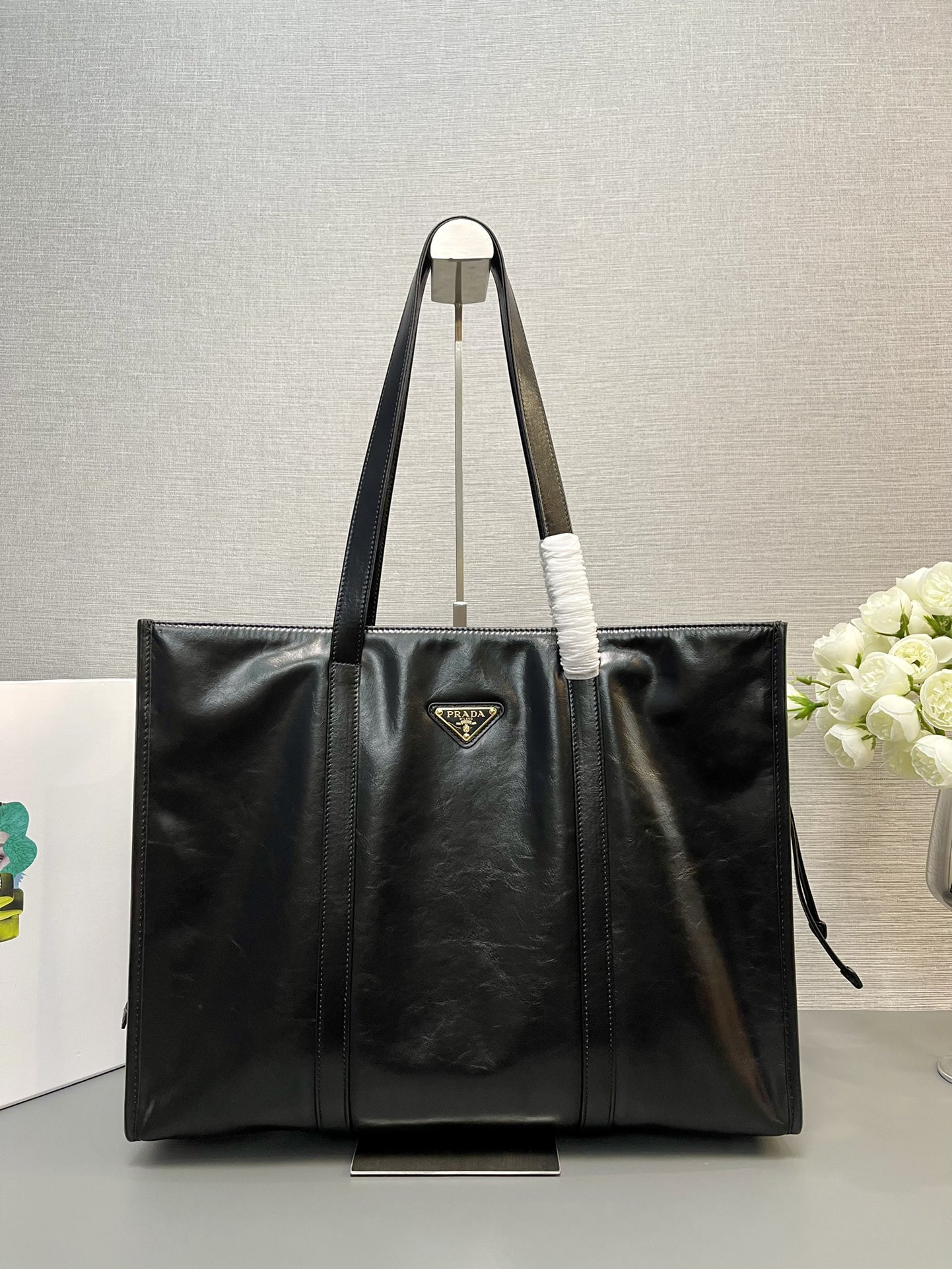Prada Large leather tote bag 31x39x10cm
