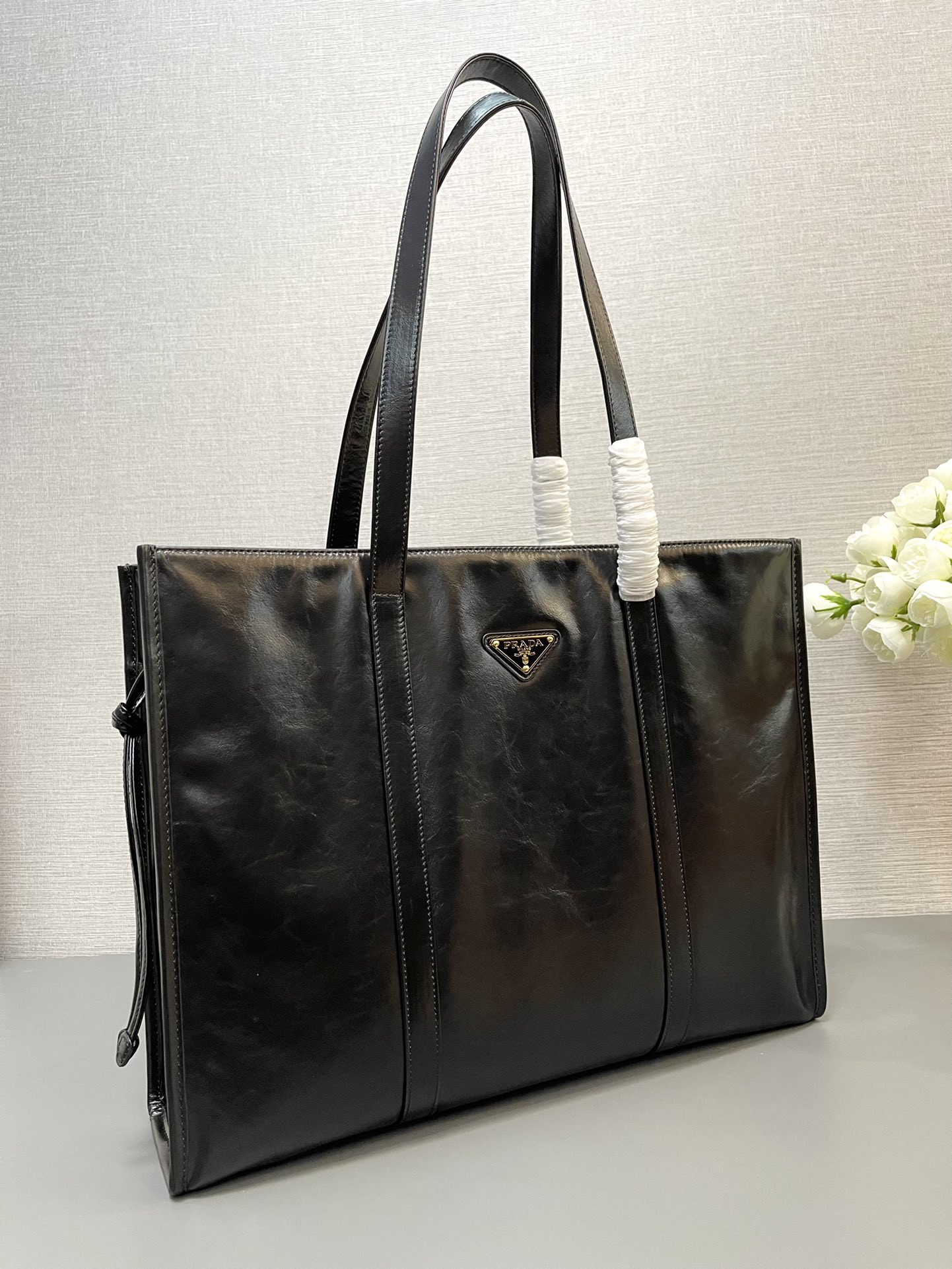 Prada Large leather tote bag 31x39x10cm