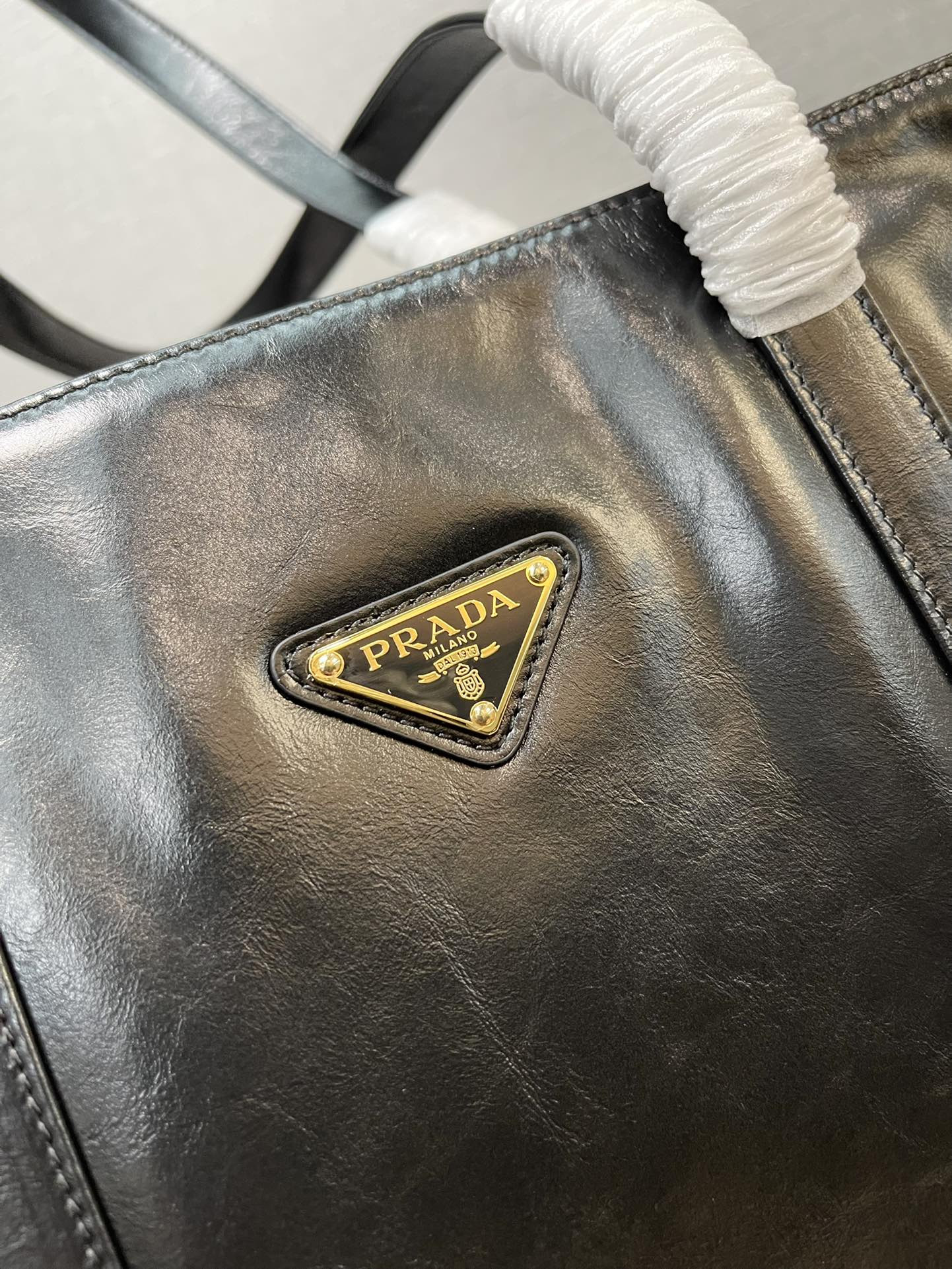 Prada Large leather tote bag 31x39x10cm