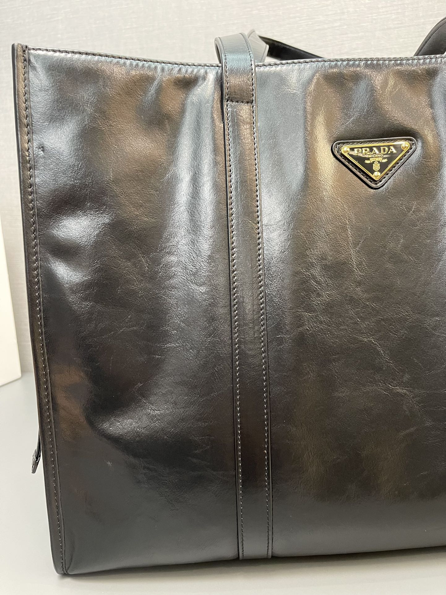 Prada Large leather tote bag 31x39x10cm
