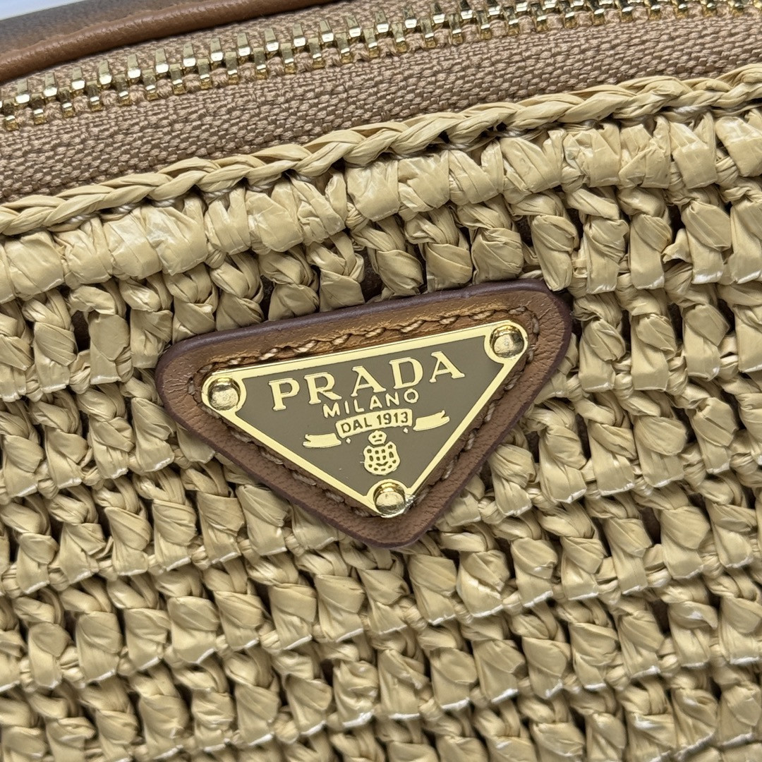 Prada Crochet and leather mini-pouch 6.5x11x2.5cm