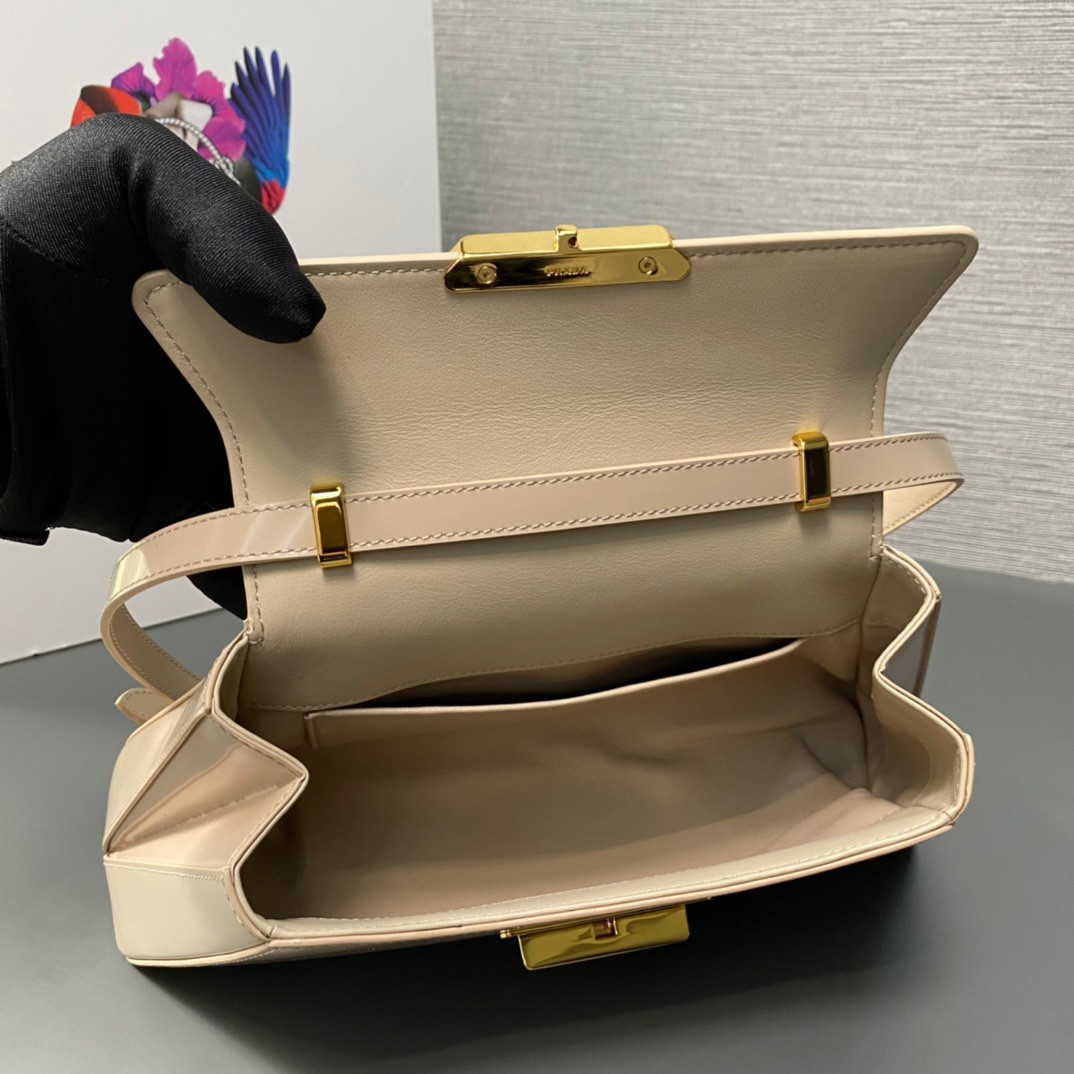 Prada Leather Shoulder Bag 28.5x14x7cm