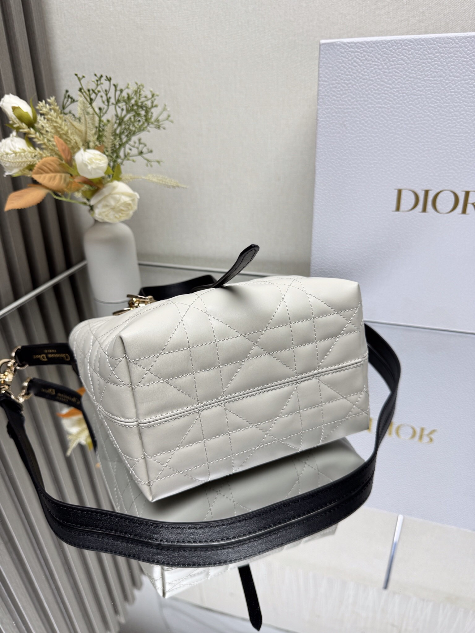 Dior Small Dior Toujours Vertical Bag 18.5x18.5x12cm