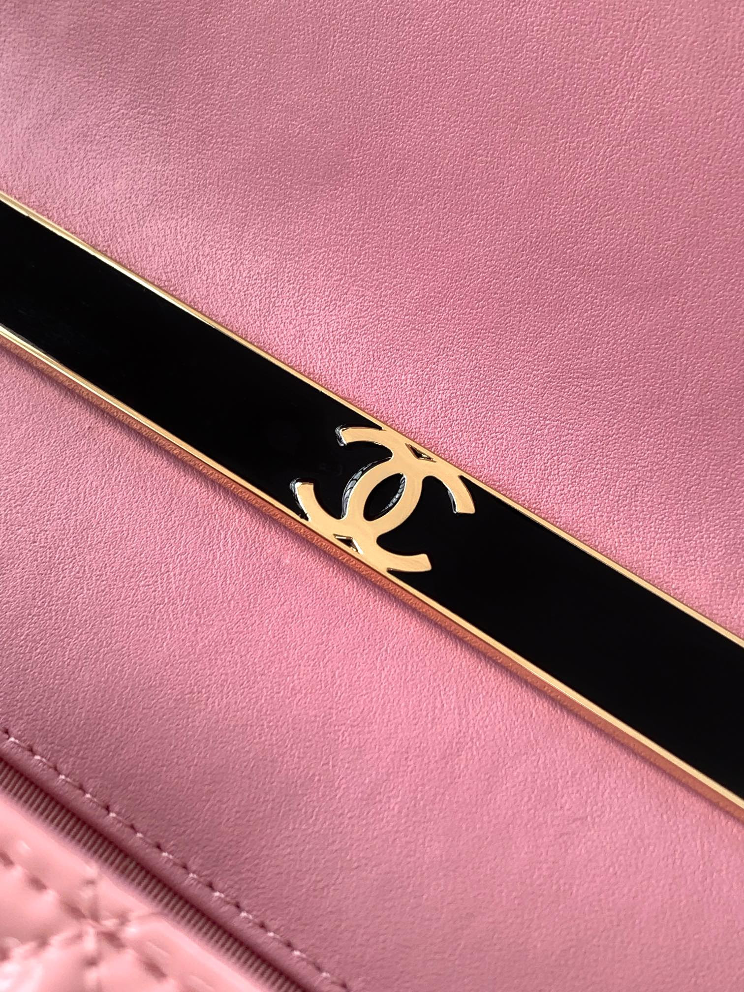Chanel 25P Flap Handheld Evening Bag 10.5x18.5x8cm