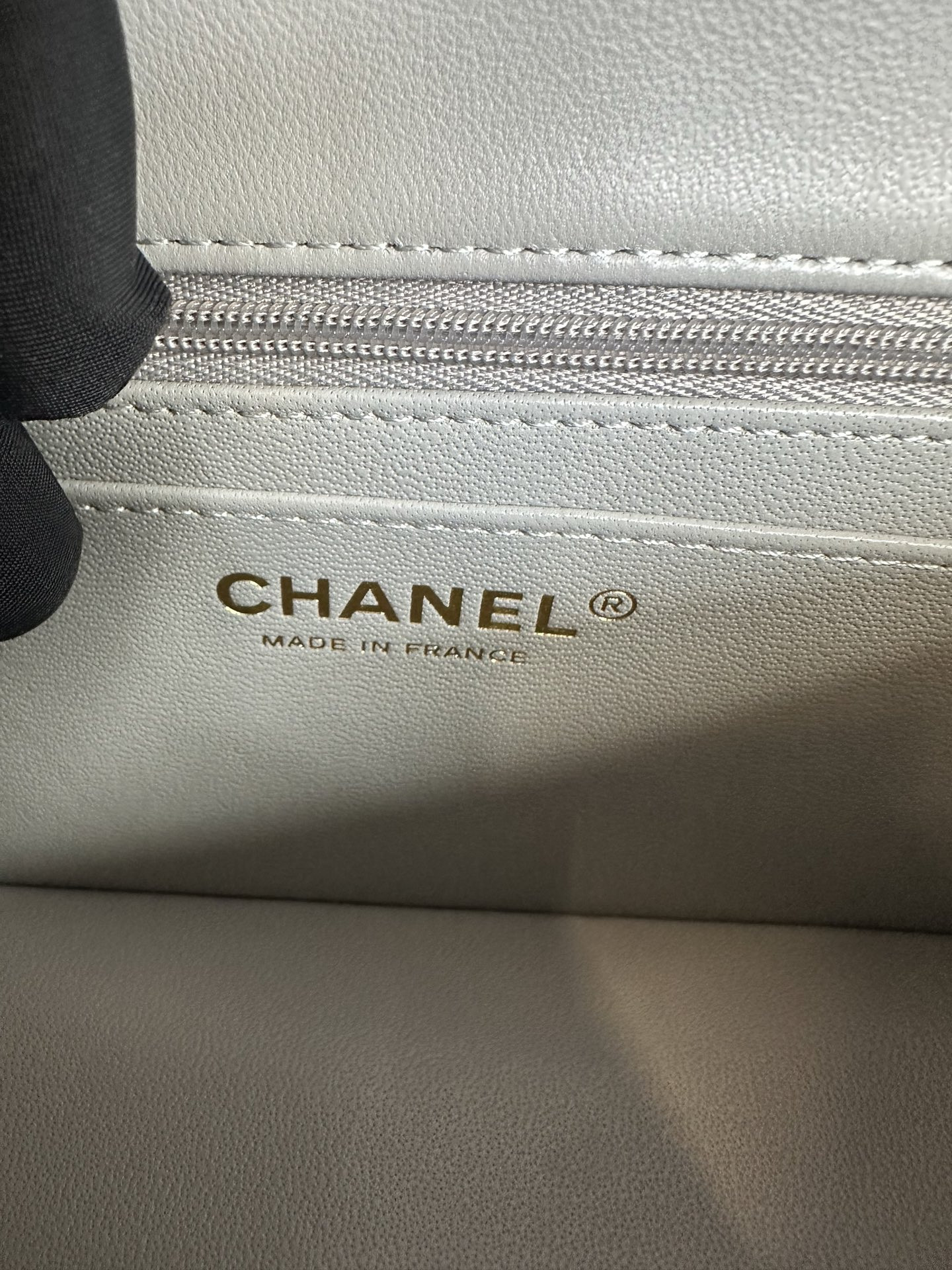 Chanel Mini Flap Bag 20x12x6cm