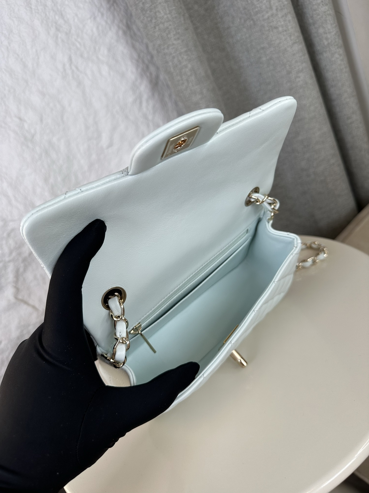 Chanel Mini Flap Bag 20x12x6cm