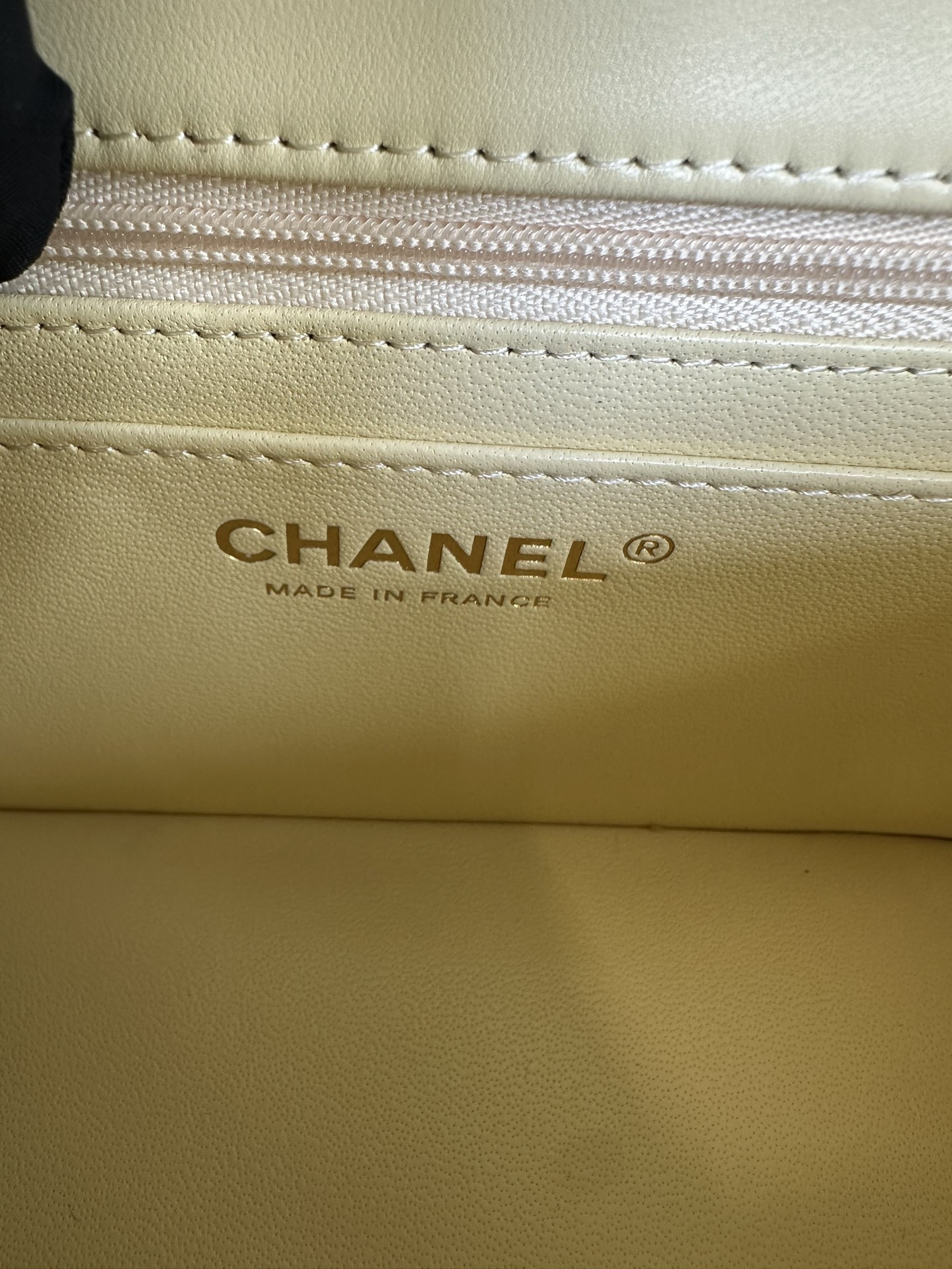 Chanel Mini Flap Bag 20x12x6cm