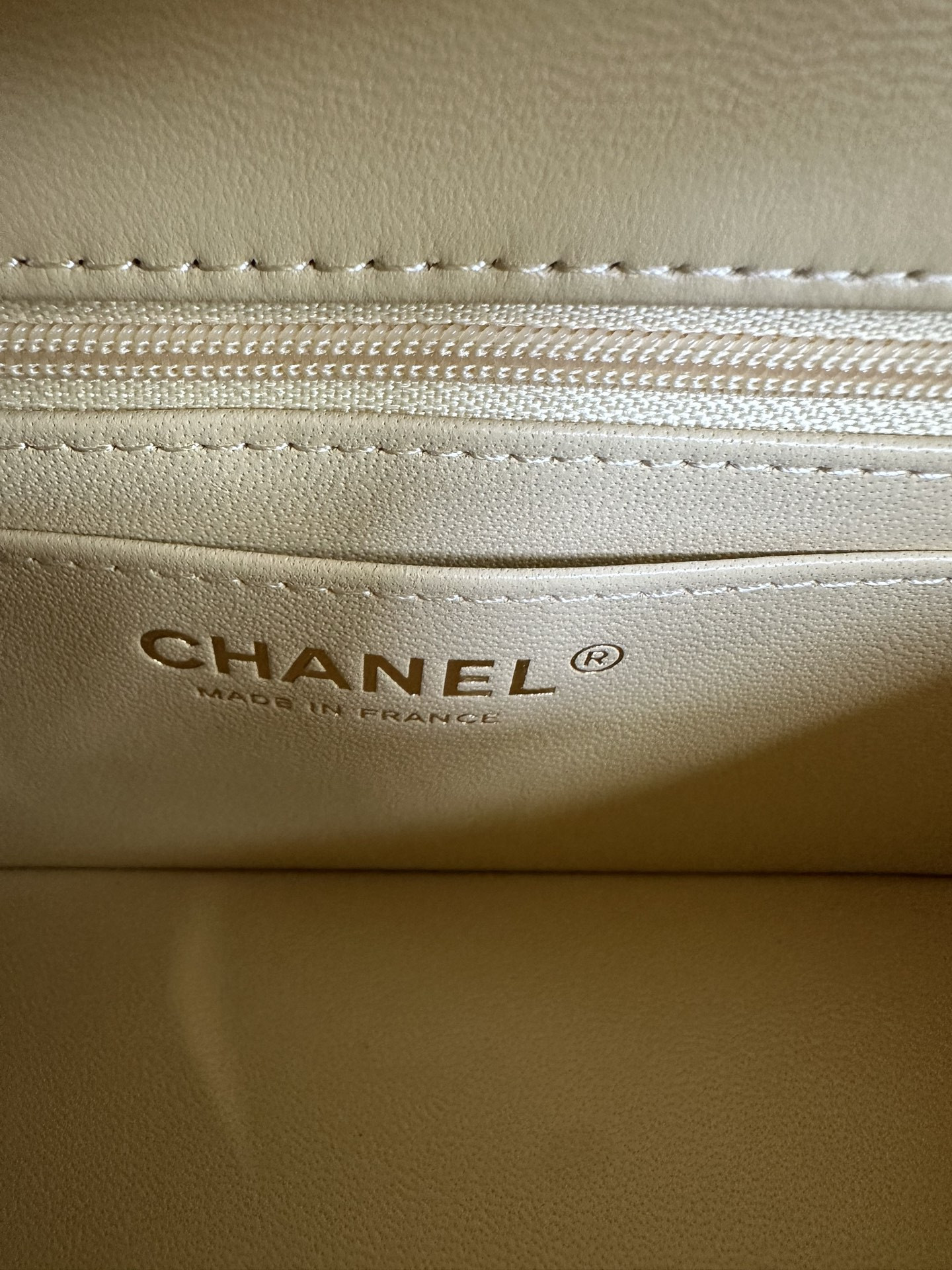 Chanel Mini Flap Bag 20x12x6cm