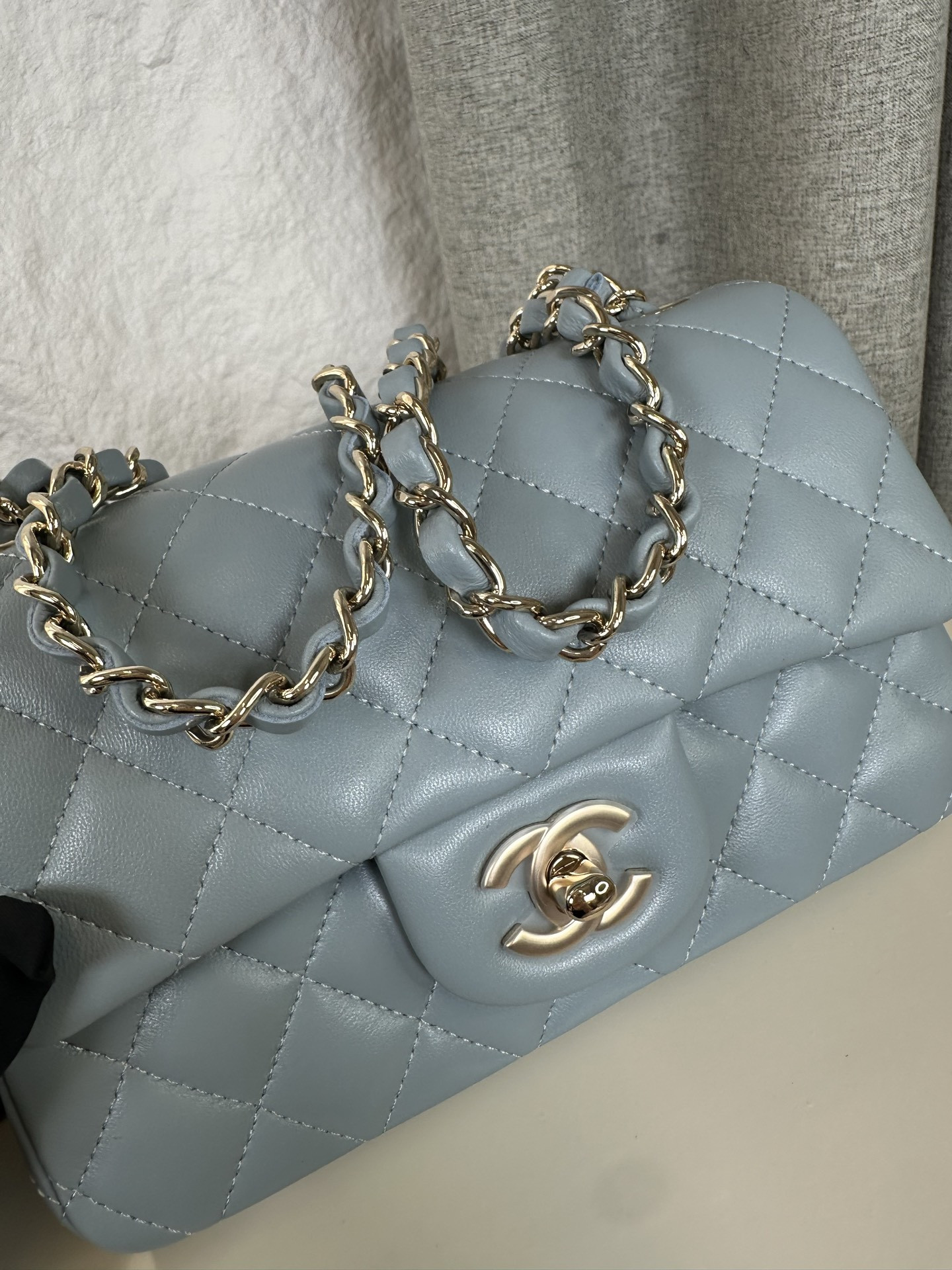 Chanel Mini Flap Bag 20x12x6cm