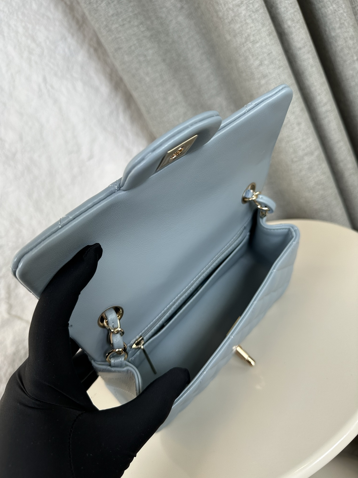 Chanel Mini Flap Bag 20x12x6cm