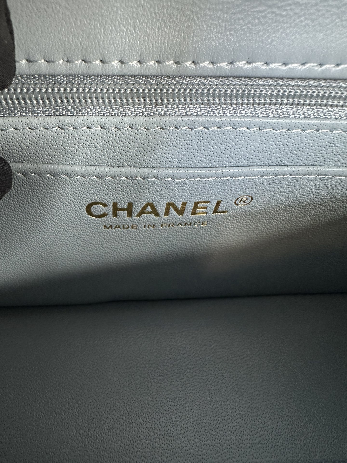 Chanel Mini Flap Bag 20x12x6cm