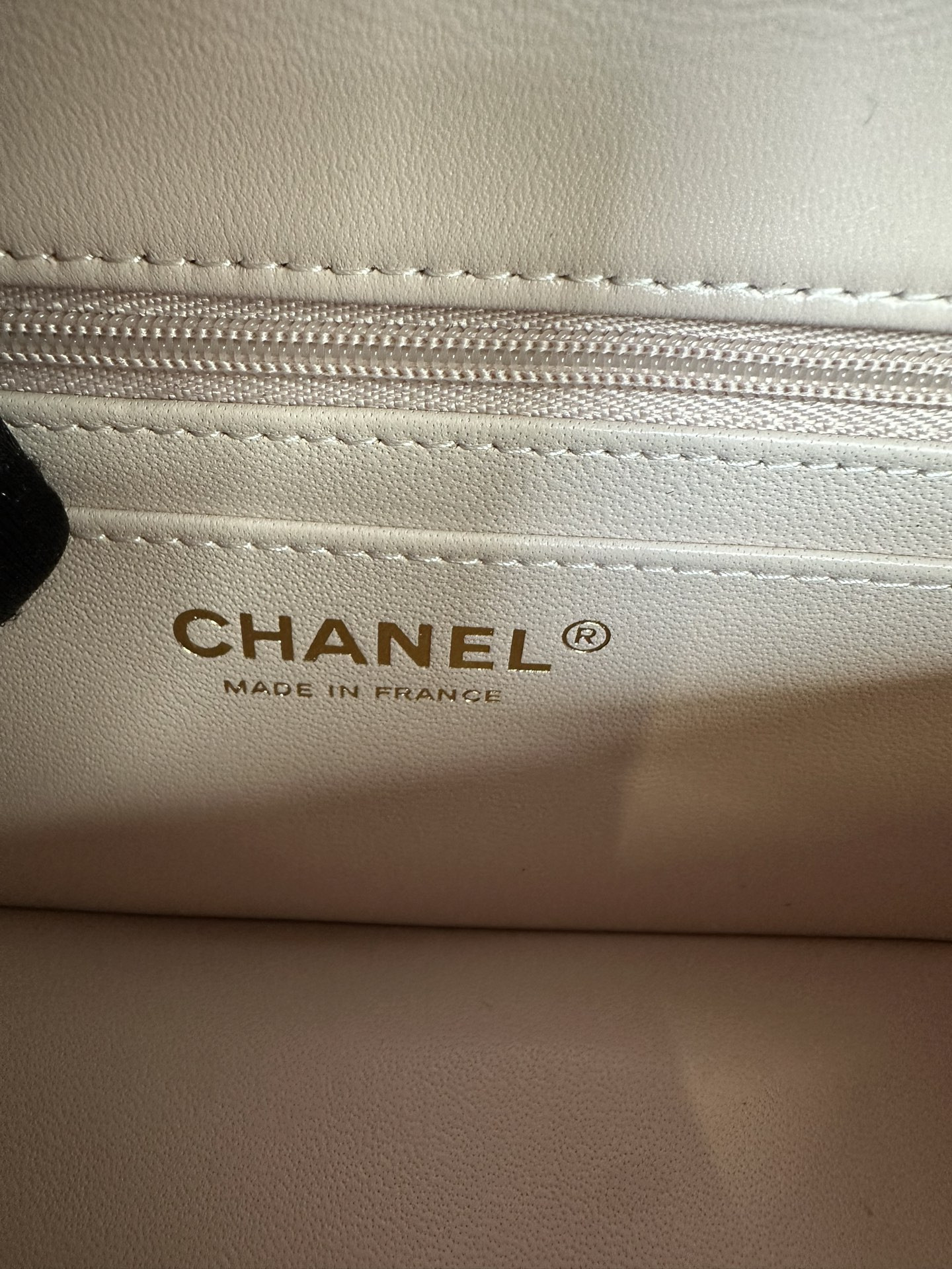 Chanel Mini Flap Bag 20x12x6cm