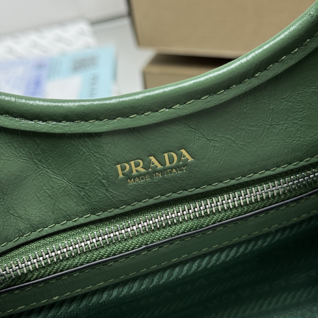 Prada Small Leather Tote Bag 18x26x12cm