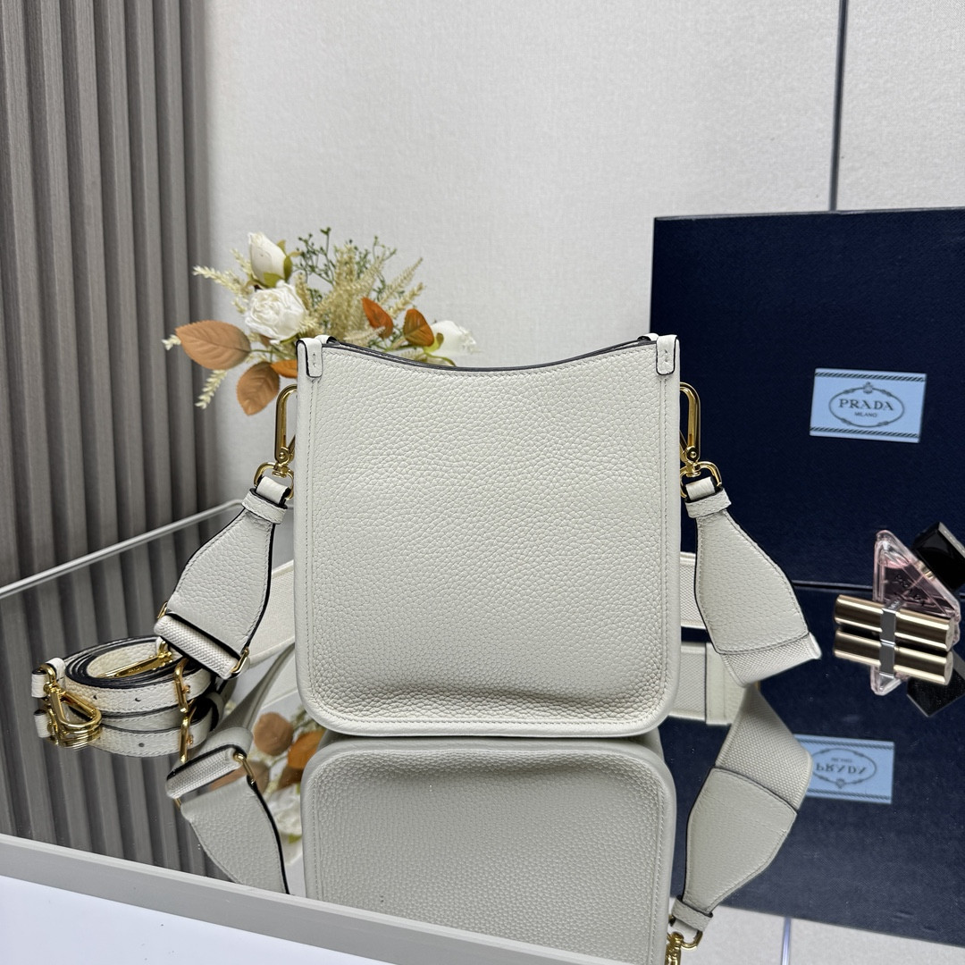 Prada Leather mini shoulder bag 20x19x6cm
