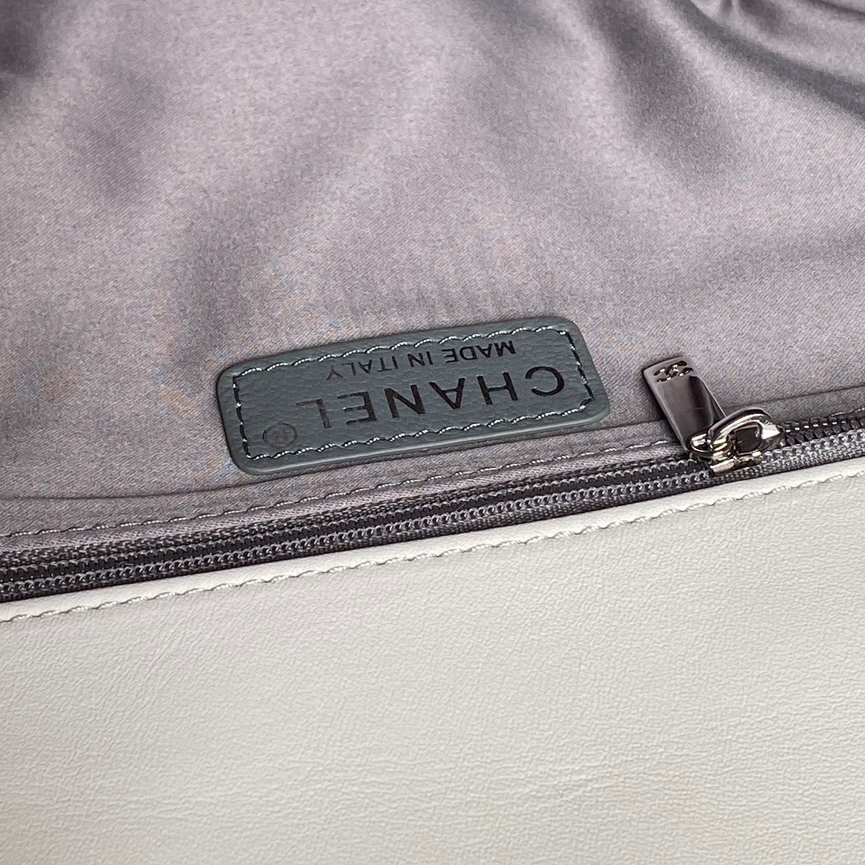 Chanel Vintage Graffiti Tote Airport Bag 36x24x12cm