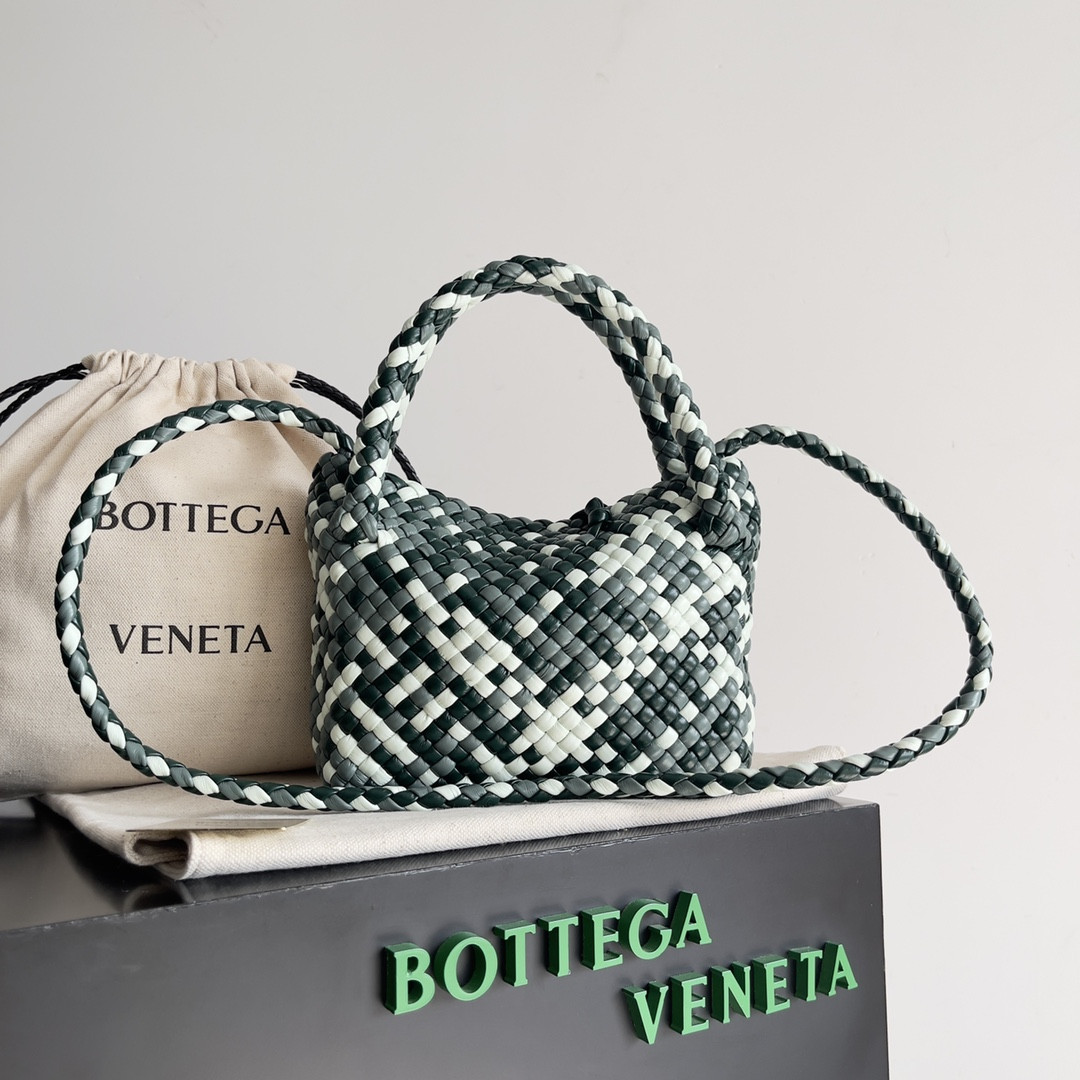 Bottega Veneta Small Tosca 16.5x20x7cm