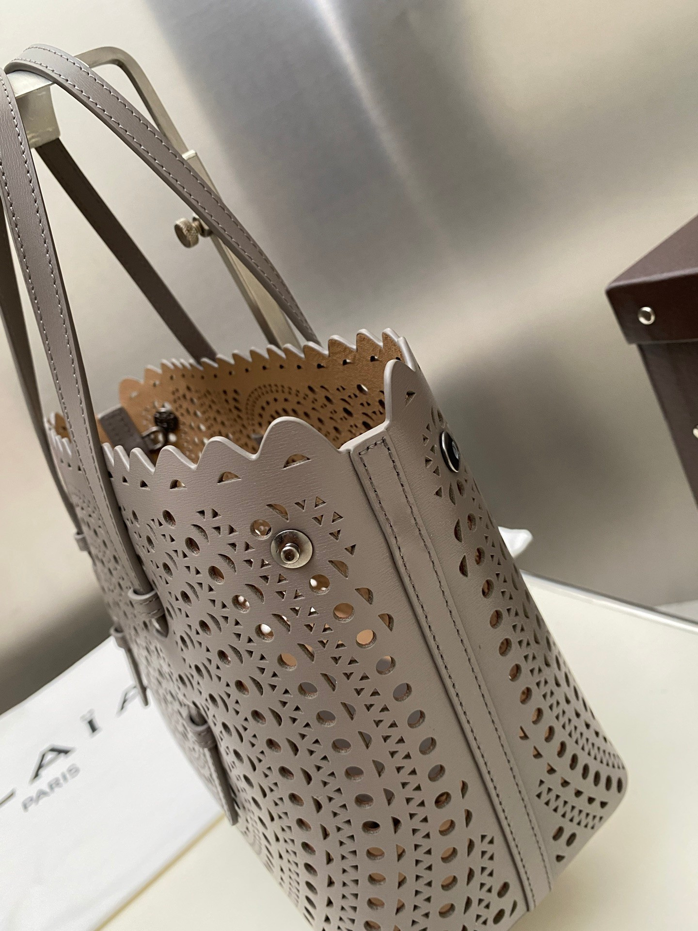 ALAÏA Mina 25 bag 25x20x12cm