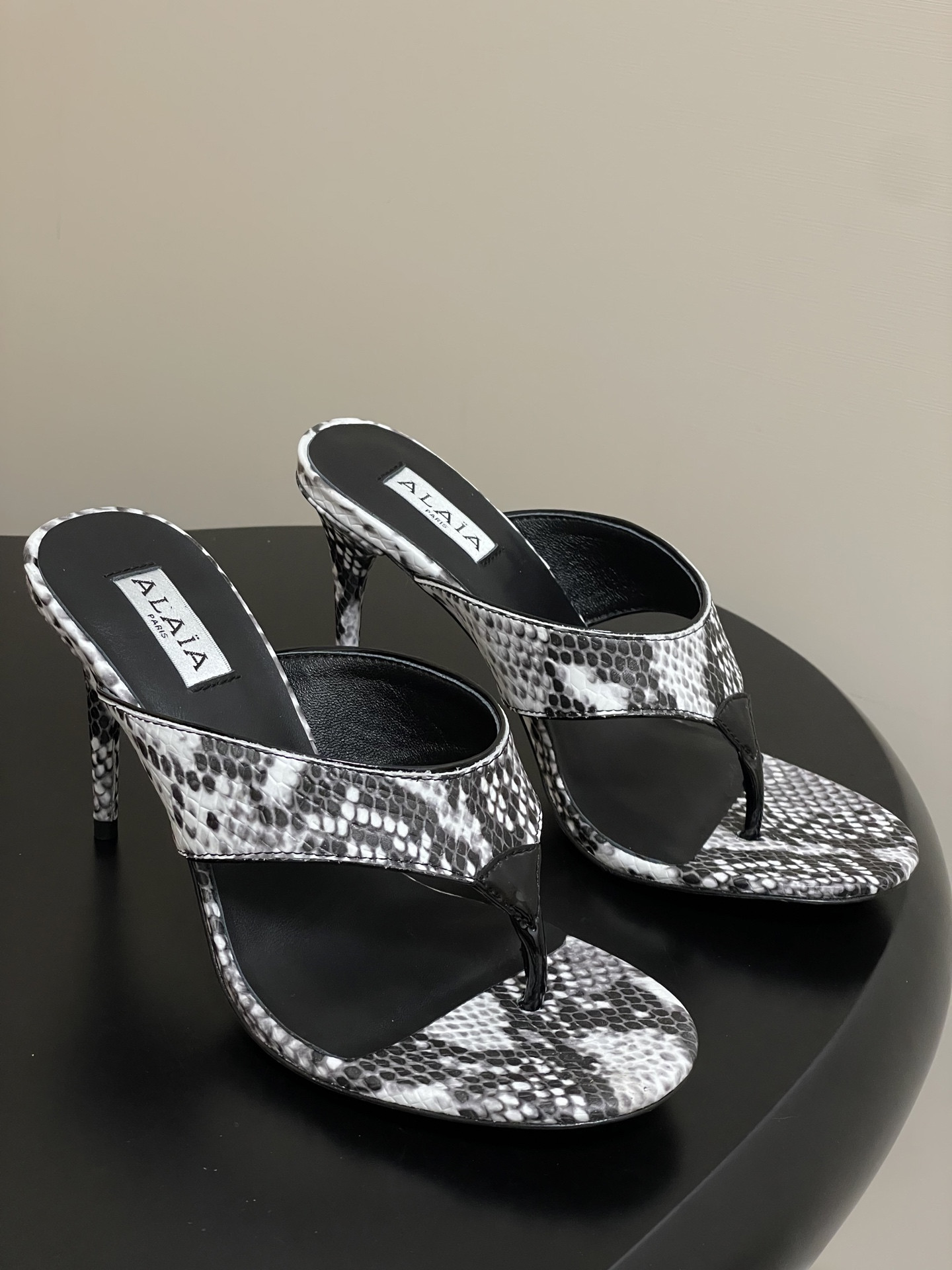 UA Alaia Triangle Flat Slides 9cm Heel(Customized Size 7-10 days production time)