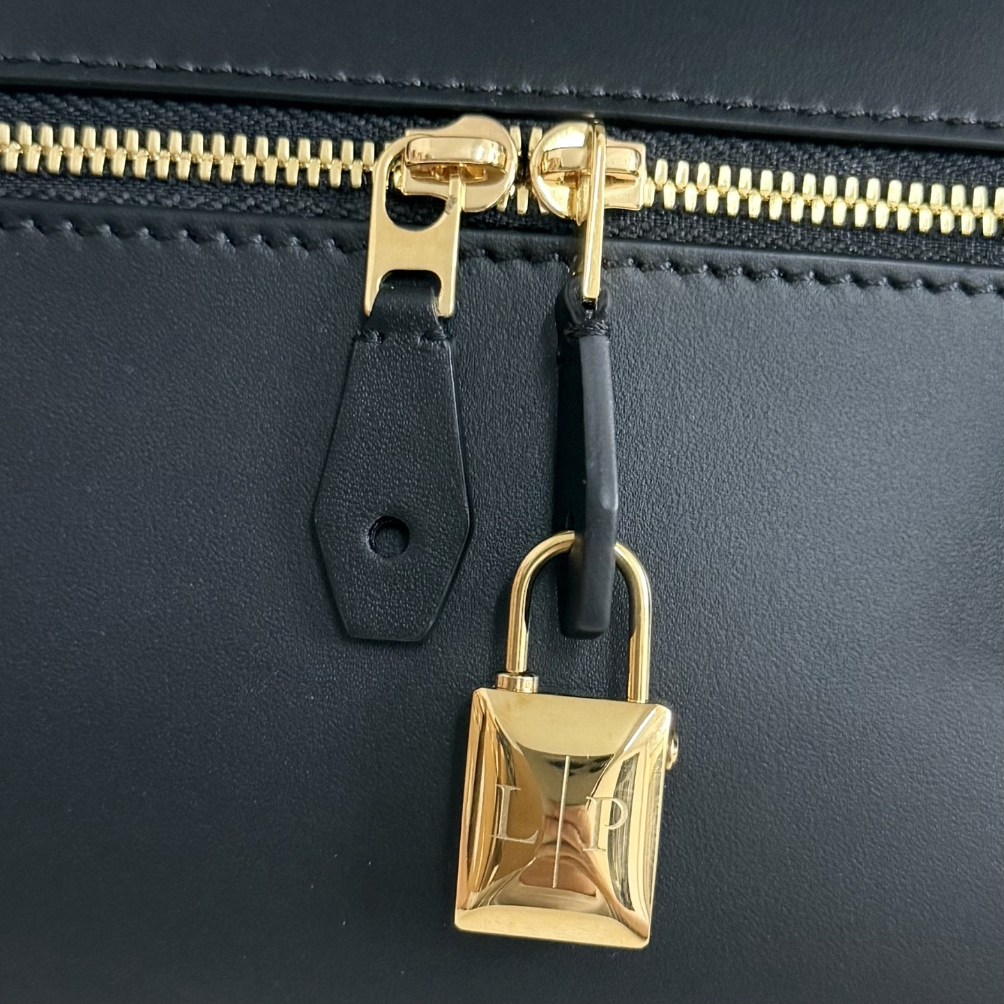 Loro Piana Extra Bag L23 23x12x7cm