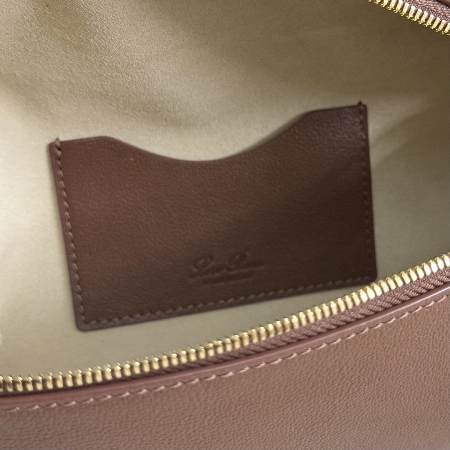 Loro Piana Extra Bag L23 23x12x7cm