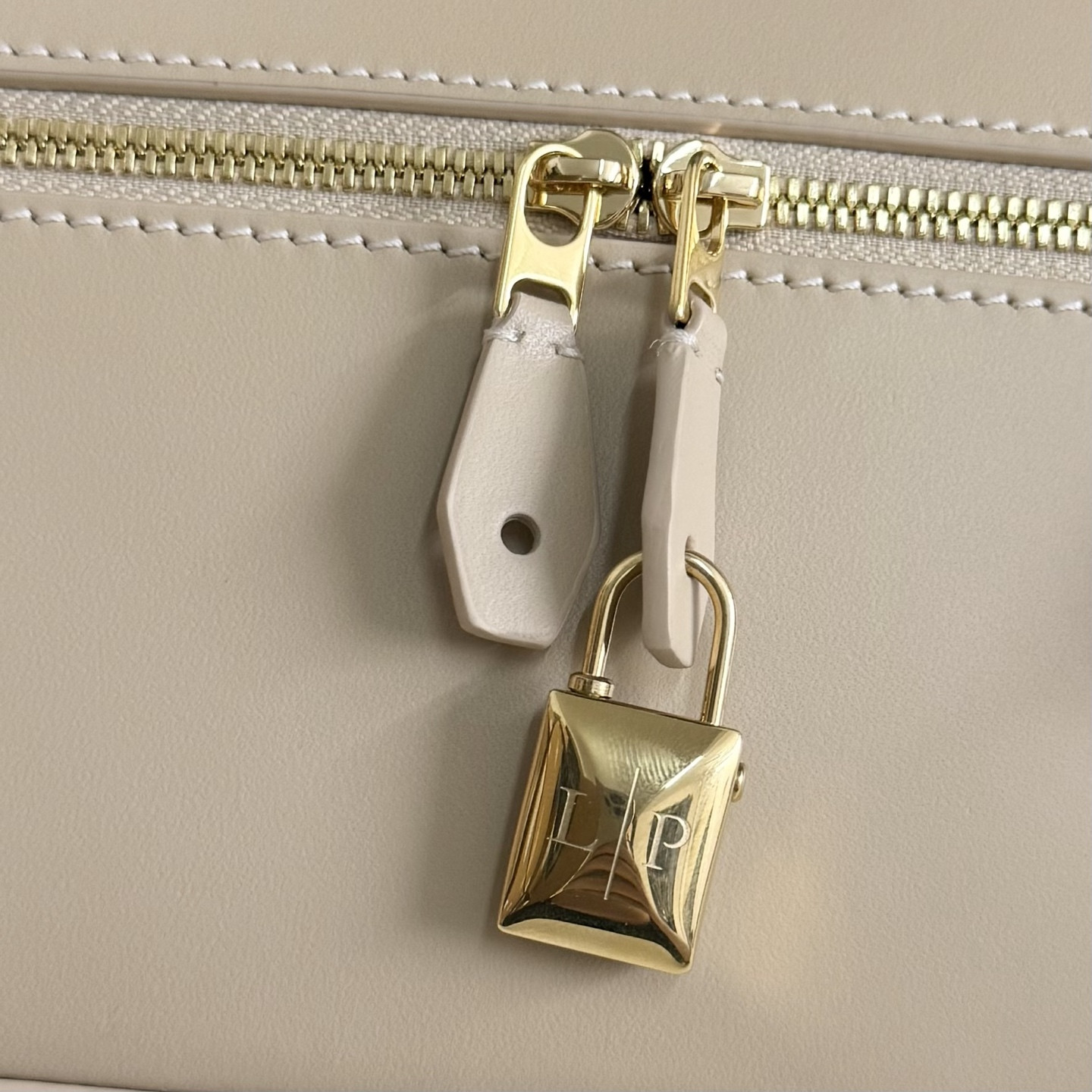 Loro Piana Extra Bag L23 23x12x7cm