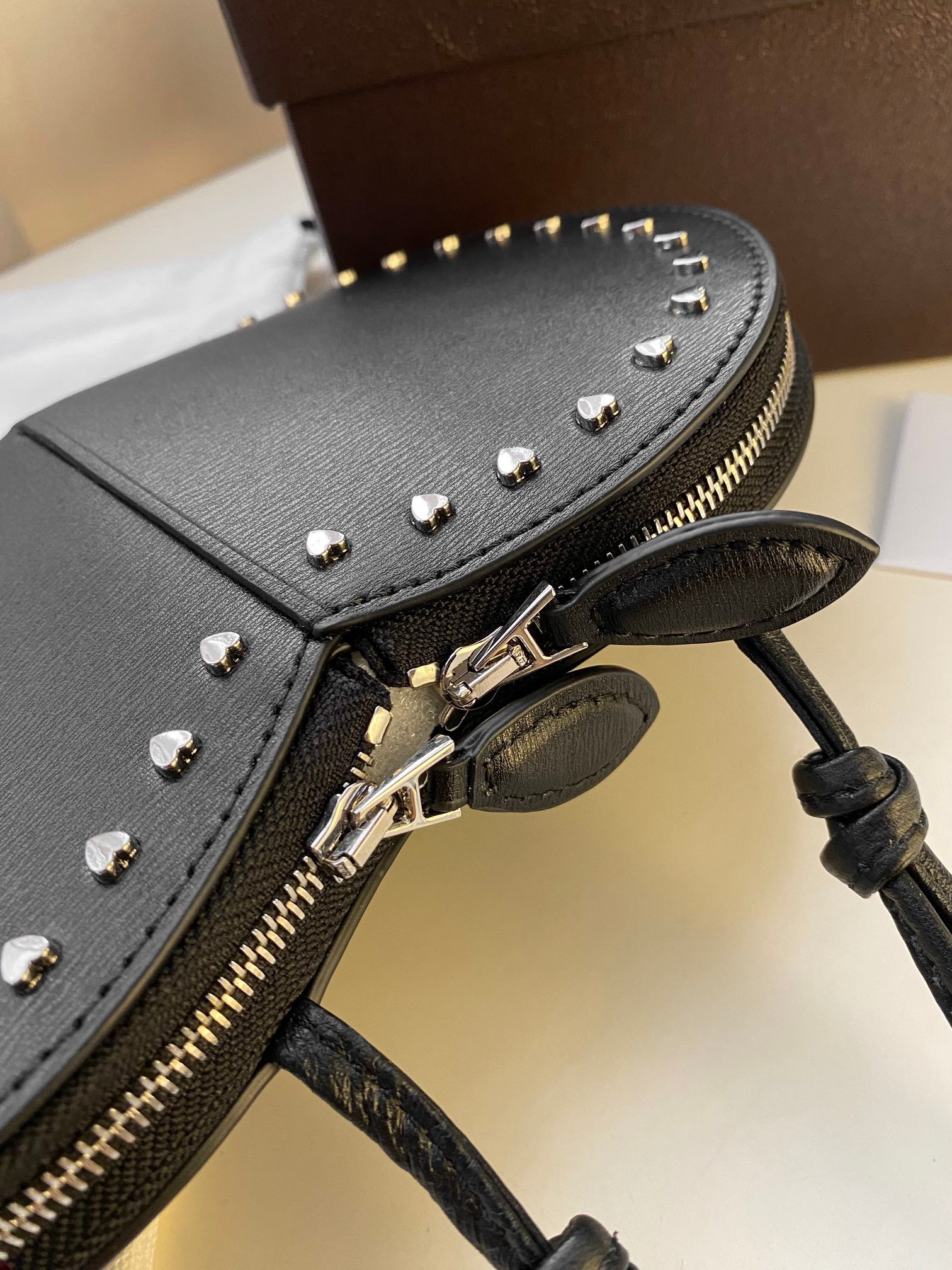 ALAÏA Le Coeur Heart Bag 18.5x20.5x5cm