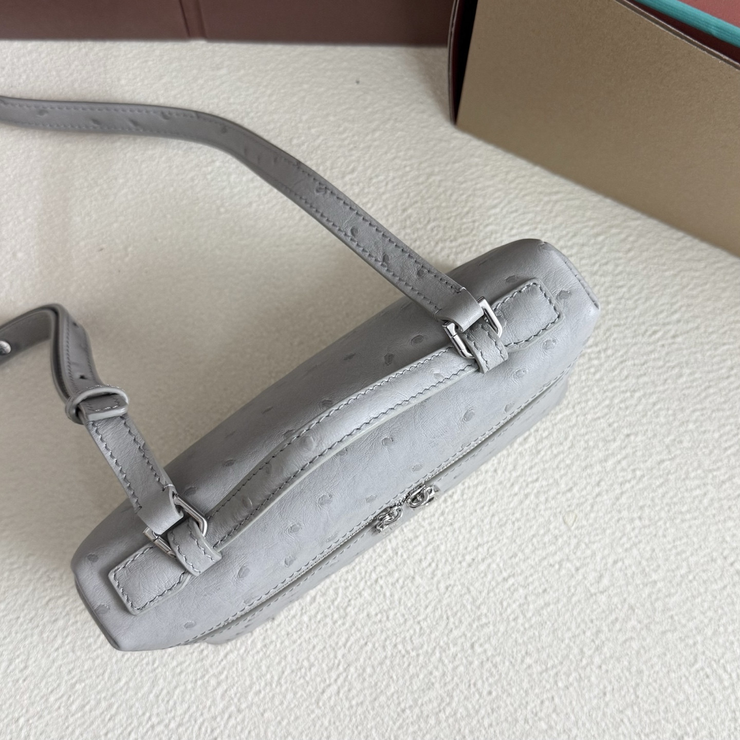 Loro Piana Extra Pocket L19 Ostrich-grained Leather 11 x 19 x 6.5 cm