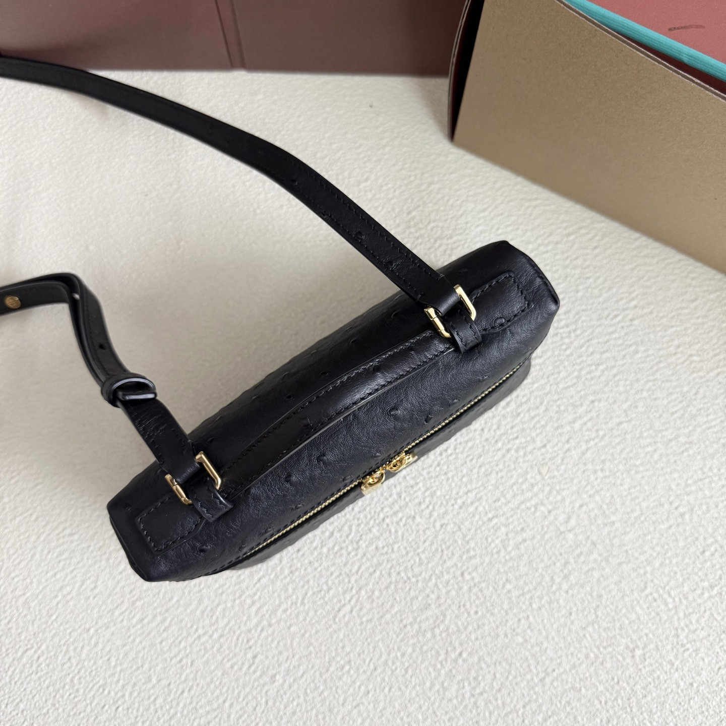 Loro Piana Extra Pocket L19 Ostrich-grained Leather 11 x 19 x 6.5 cm