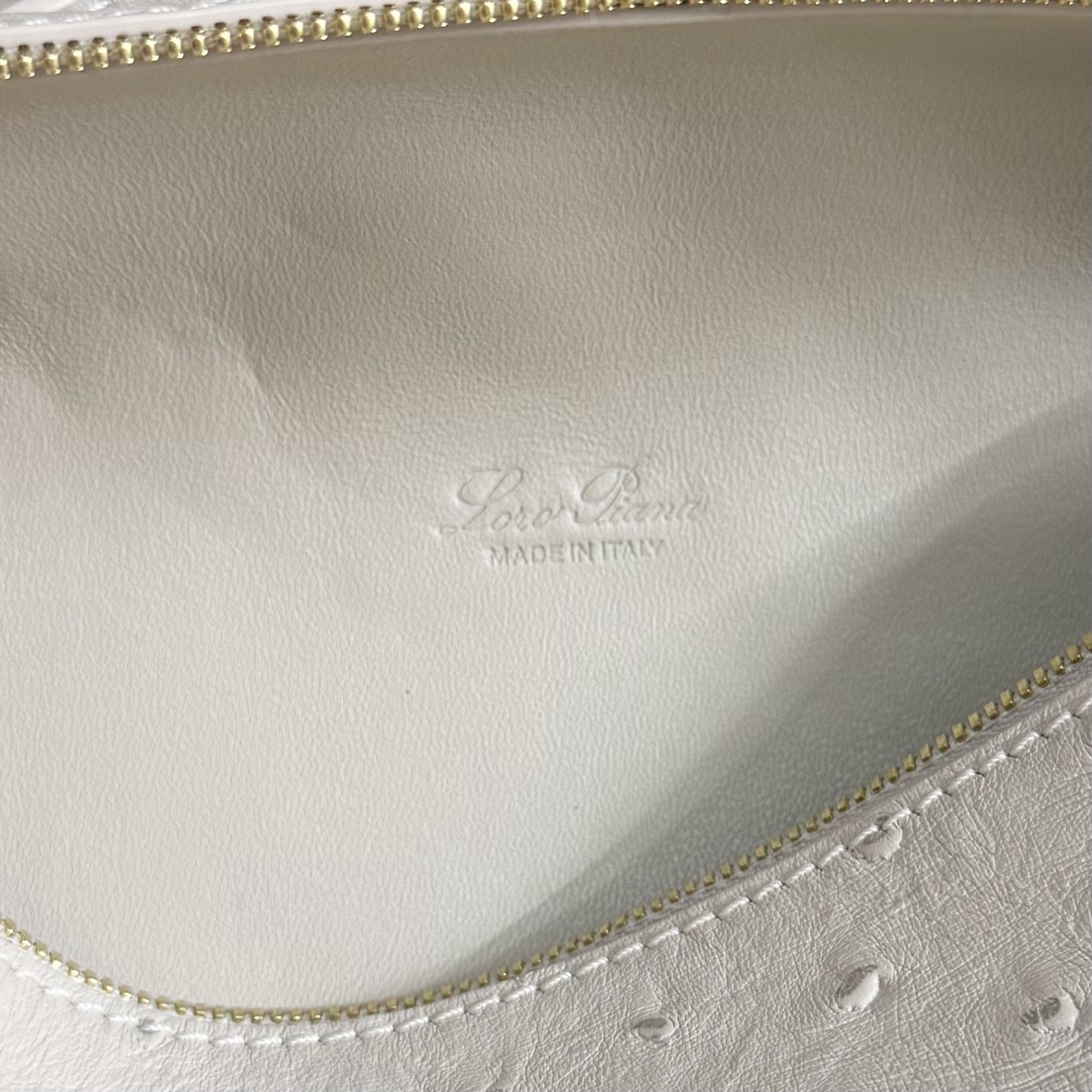 Loro Piana Extra Pocket L19 Ostrich-grained Leather 11 x 19 x 6.5 cm