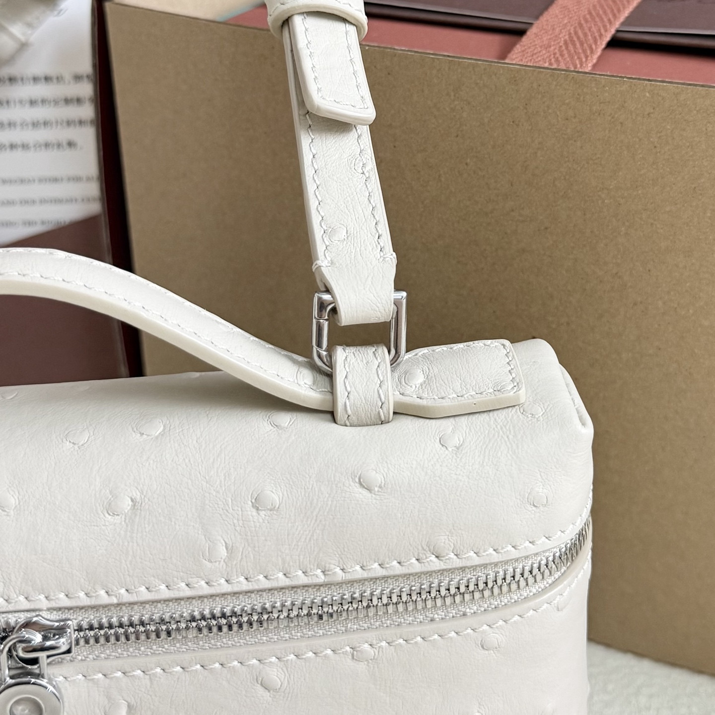 Loro Piana Extra Pocket L19 Ostrich-grained Leather 11 x 19 x 6.5 cm