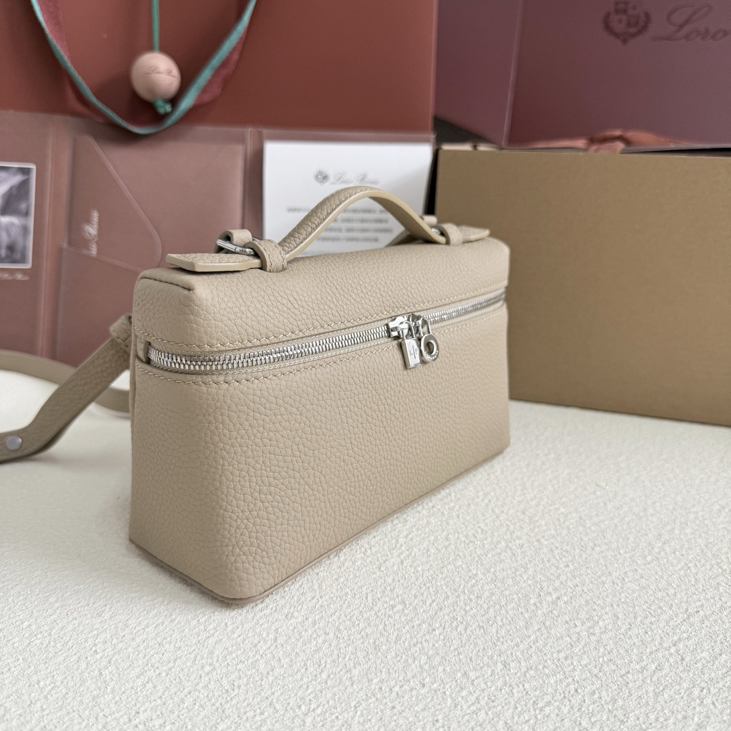 Loro Piana Extra Pocket L19 Grained Calfskin 11 x 19 x 6.5 cm