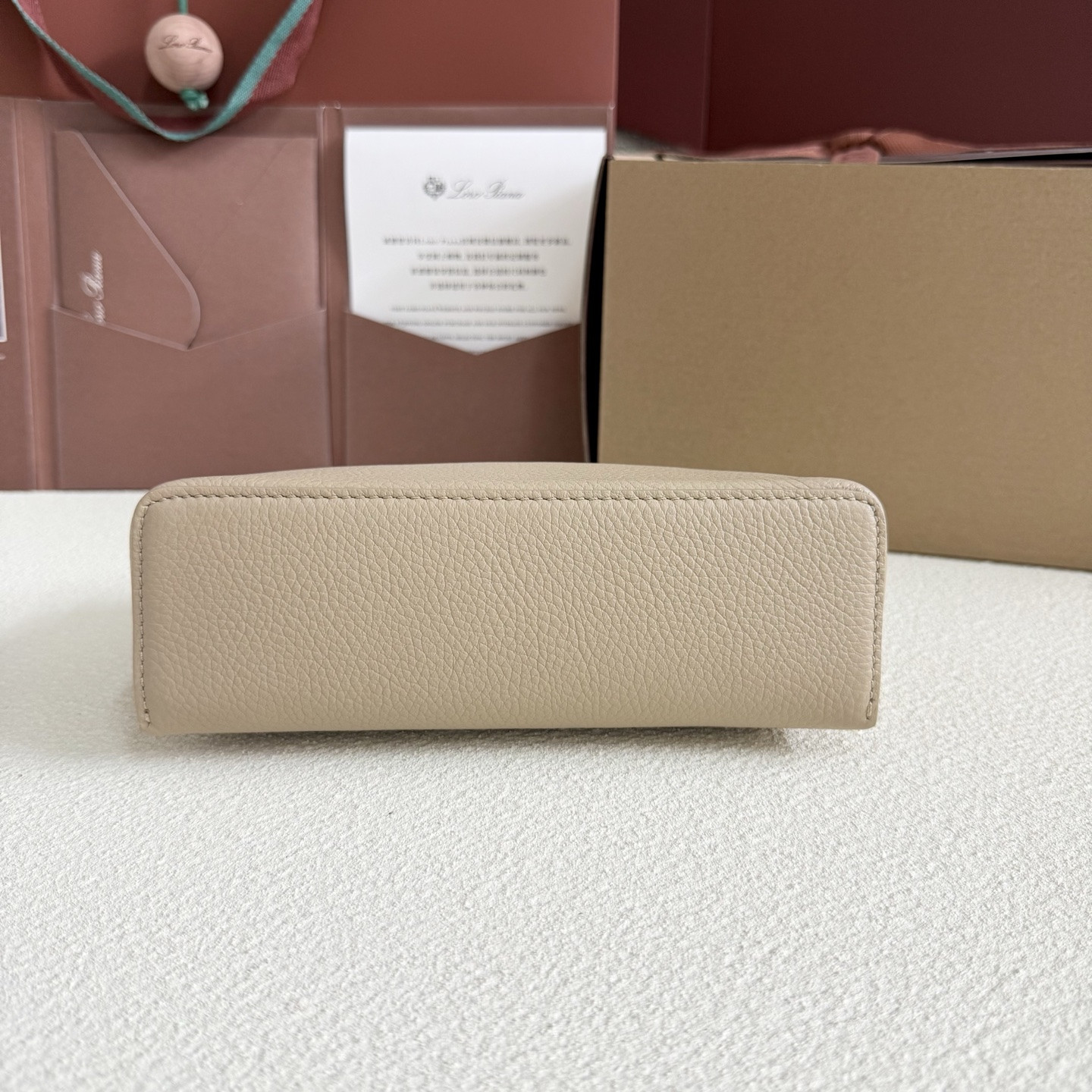 Loro Piana Extra Pocket L19 Grained Calfskin 11 x 19 x 6.5 cm