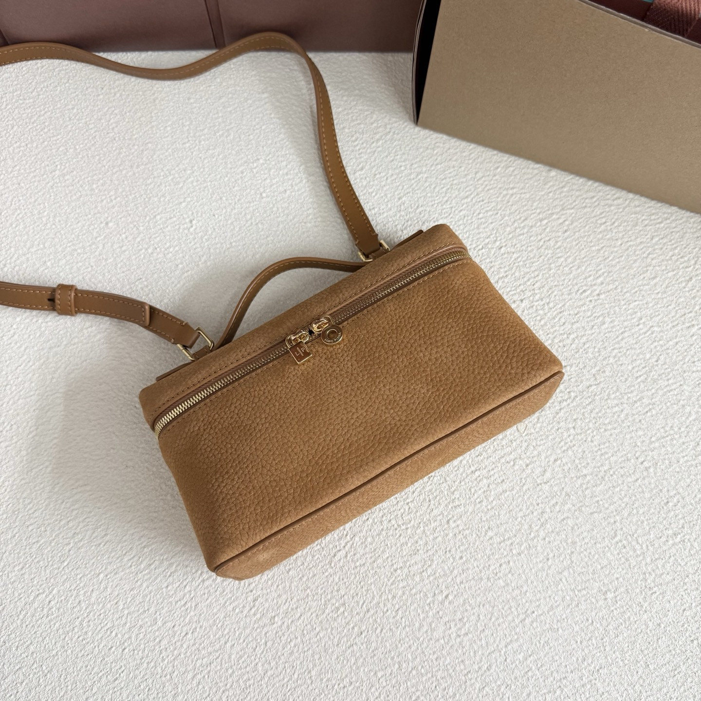 Loro Piana Extra Pocket L19 Grained Calfskin 11 x 19 x 6.5 cm