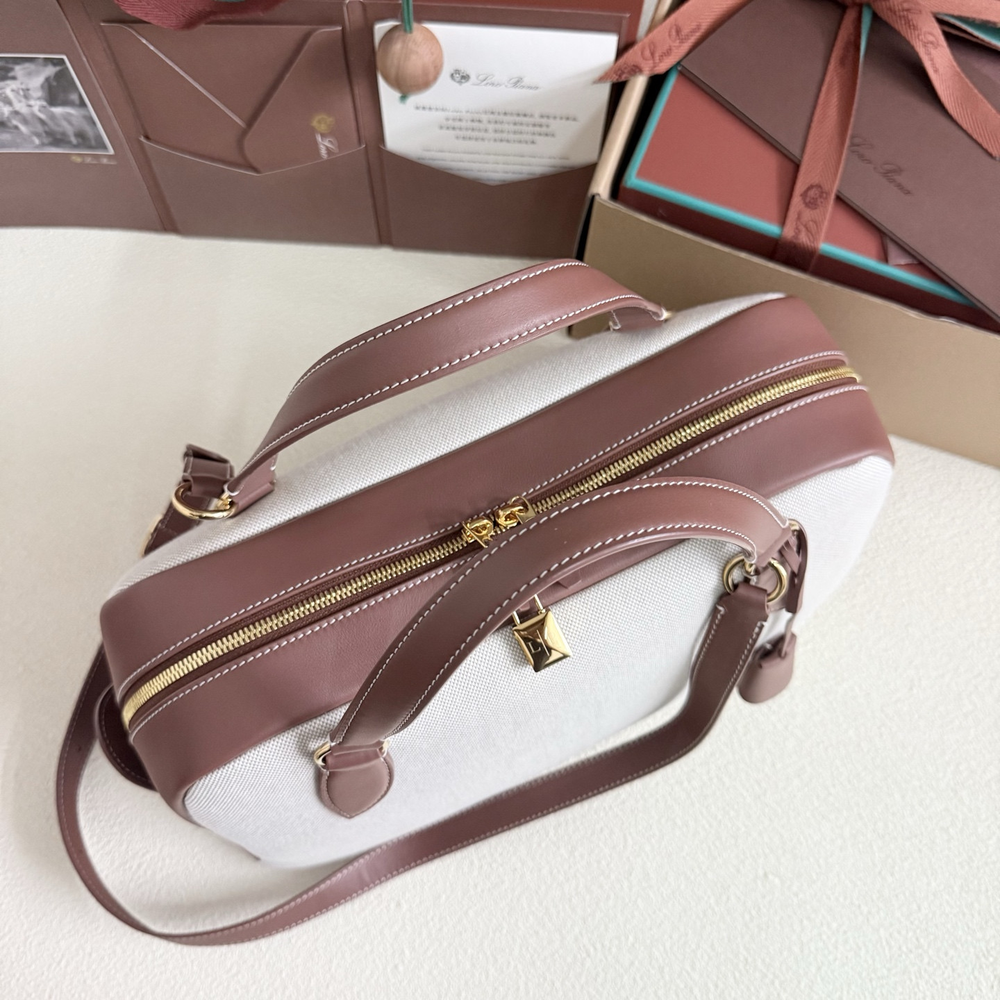 Loro Piana Needle 38x22x16cm