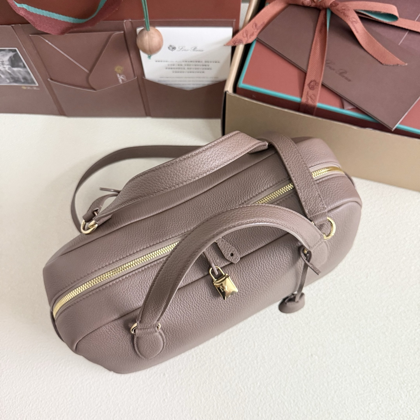 Loro Piana Needle 38x22x16cm