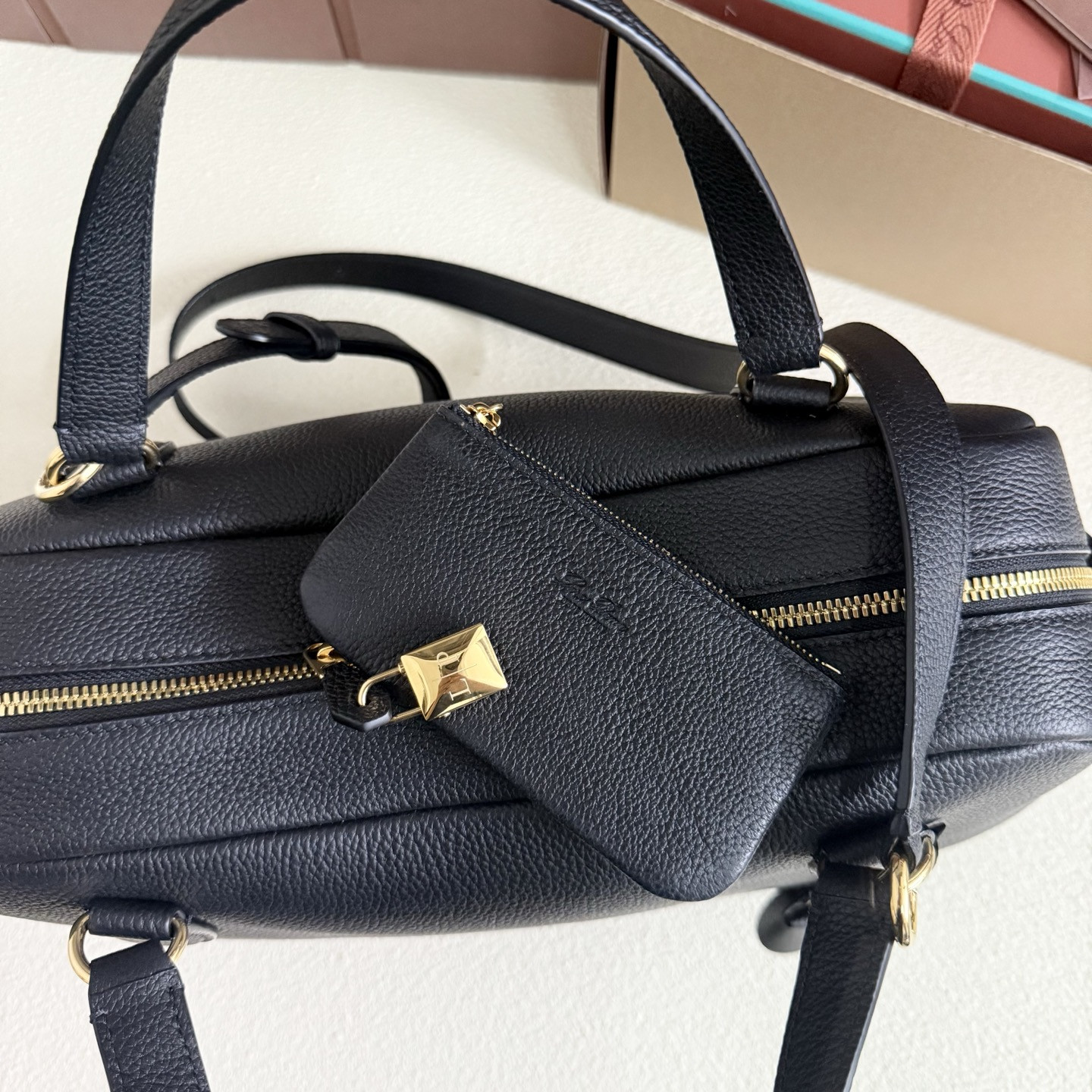 Loro Piana Needle 38x22x16cm